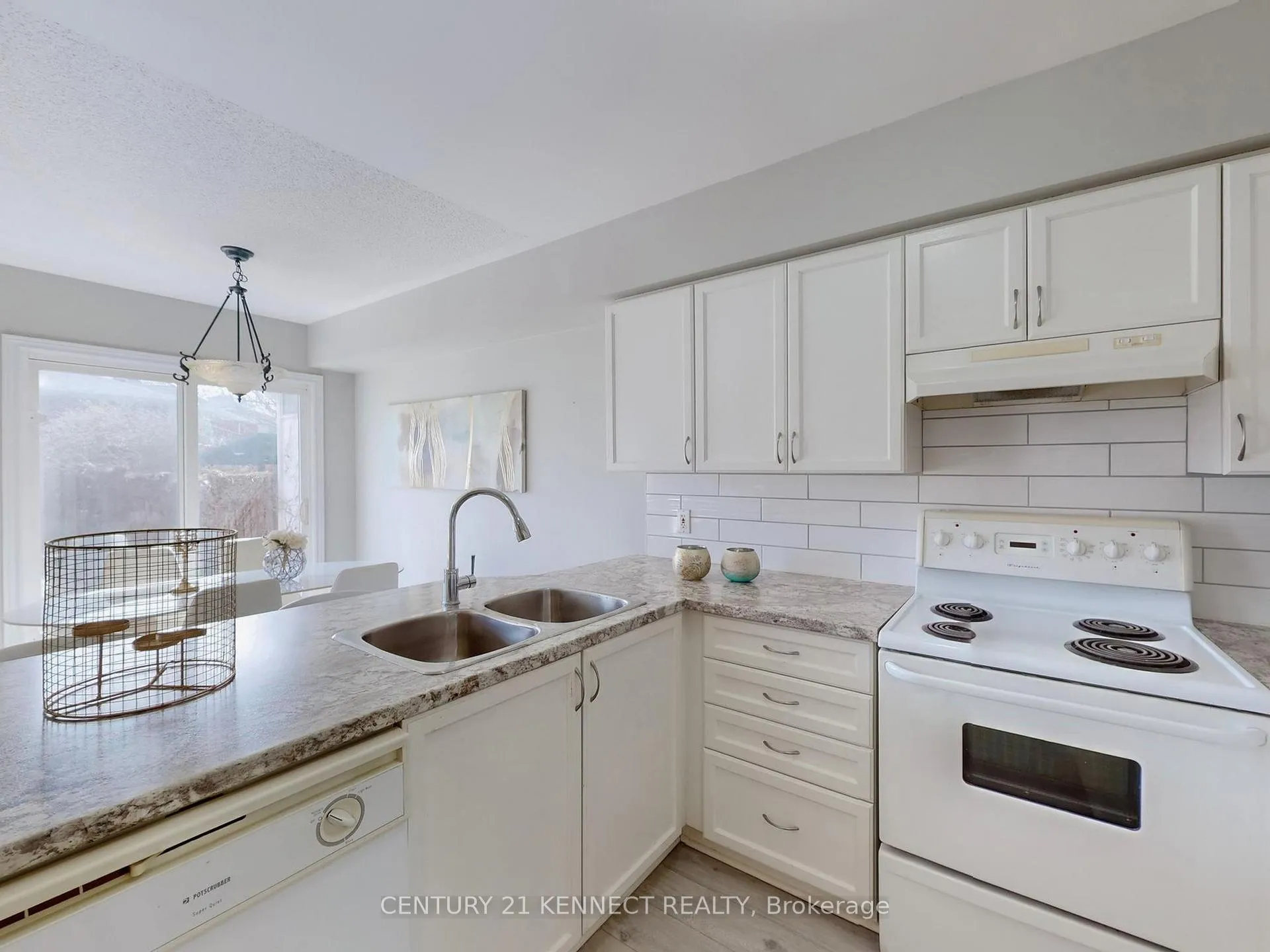 Photo 15 of 249 Stanley Street, Barrie, Bayfield — HOMEH