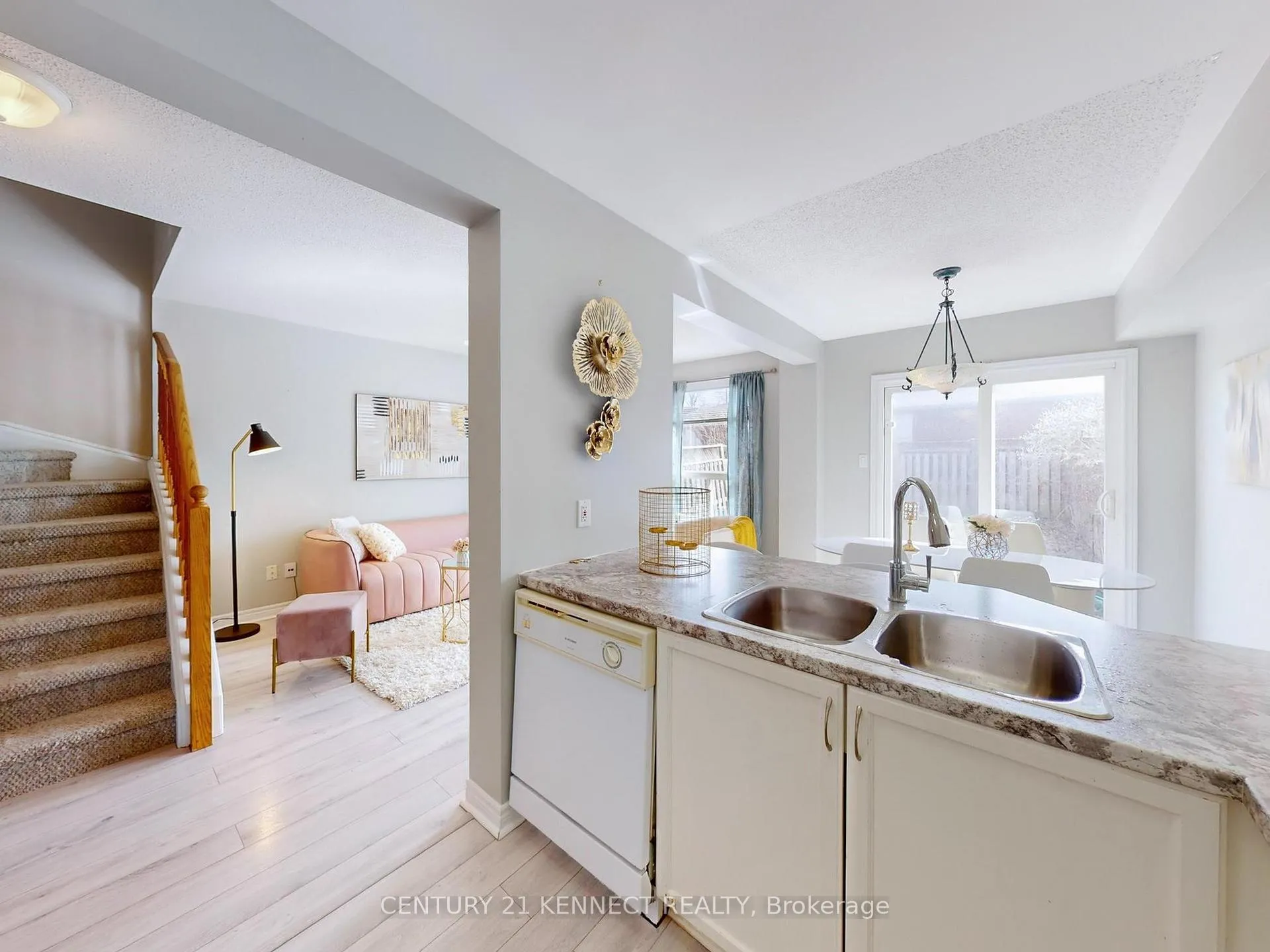 Photo 16 of 249 Stanley Street, Barrie, Bayfield — HOMEH