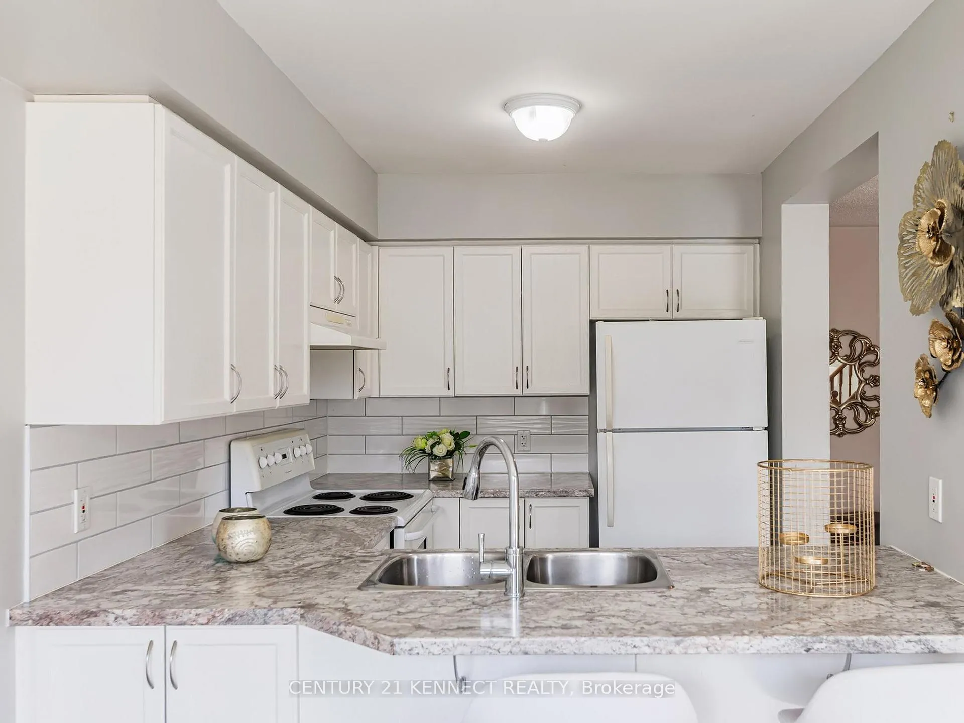 Photo 17 of 249 Stanley Street, Barrie, Bayfield — HOMEH