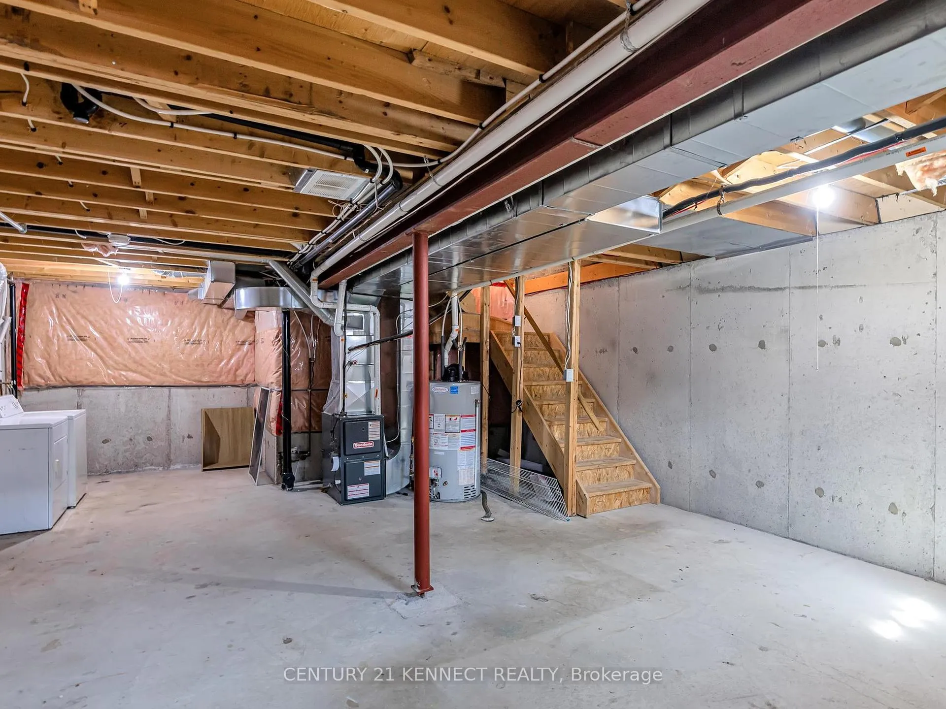 Photo 37 of 249 Stanley Street, Barrie, Bayfield — HOMEH