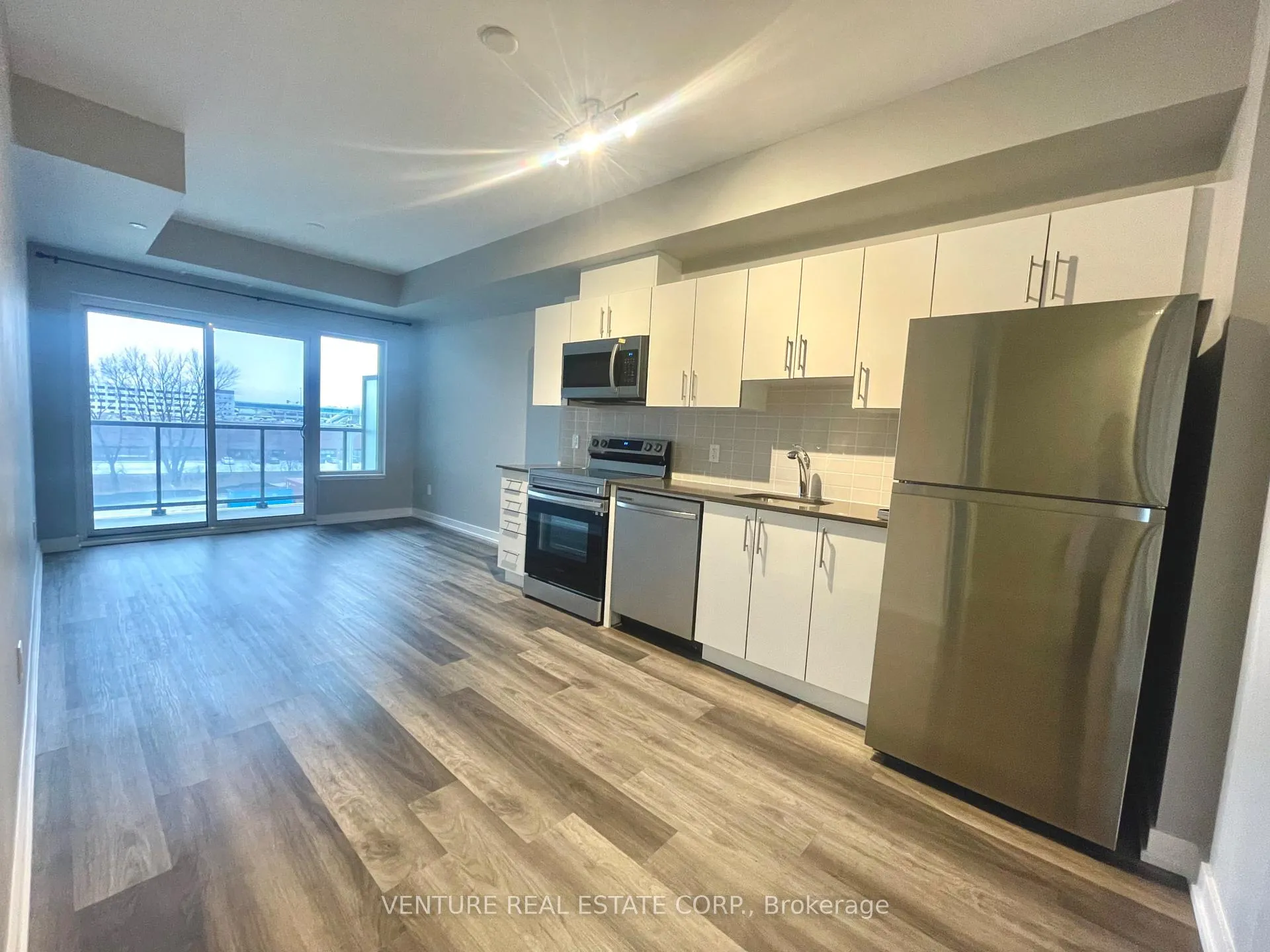 Photo 5 of Unit 402, 1480 Bayly Street, Pickering, Bay Ridges — HOMEH