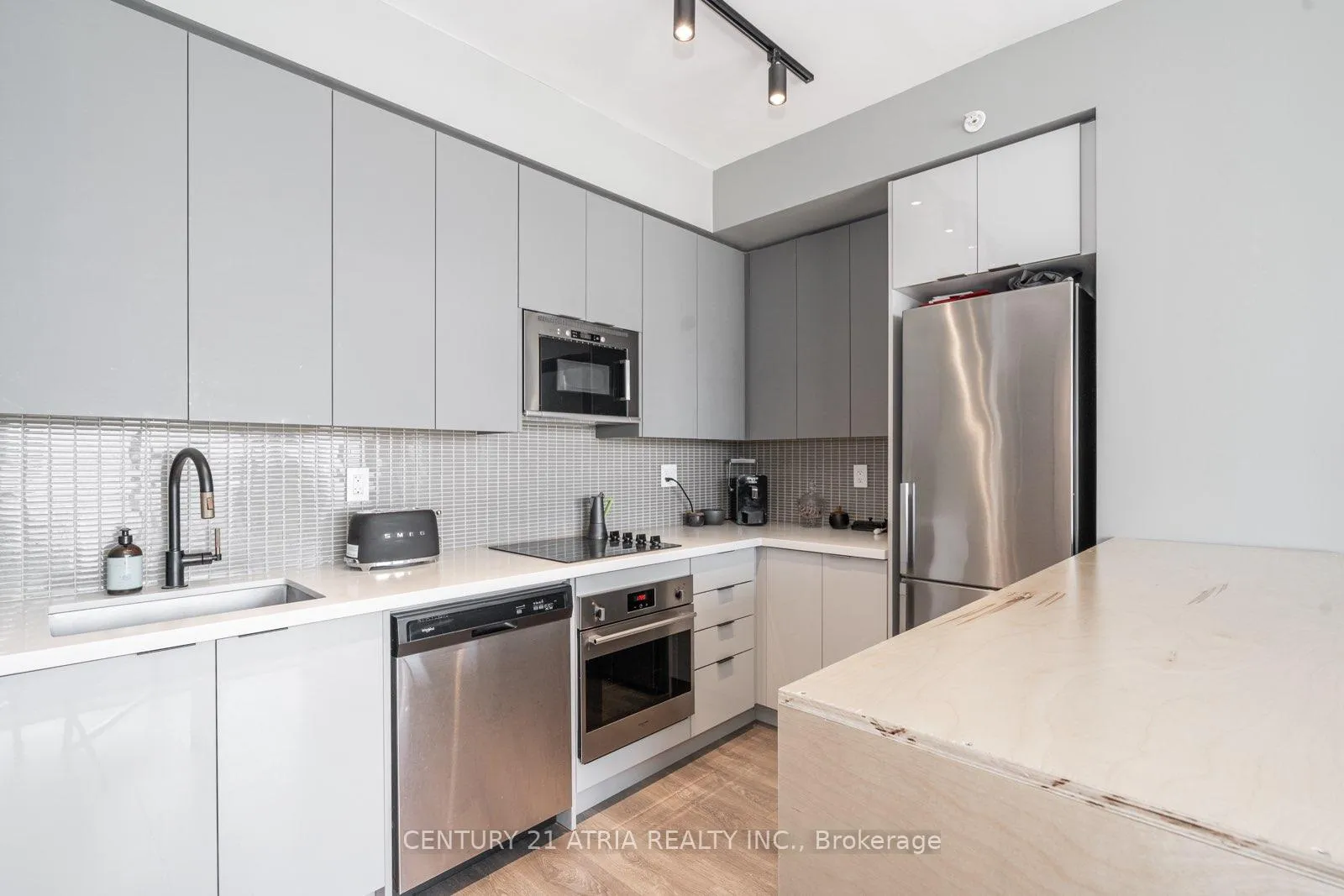 Photo 3 of Unit 1307, 2916 Highway 7, Vaughan, Concord — HOMEH