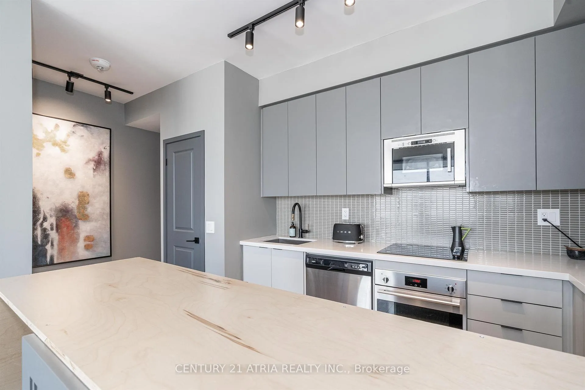 Photo 4 of Unit 1307, 2916 Highway 7, Vaughan, Concord — HOMEH