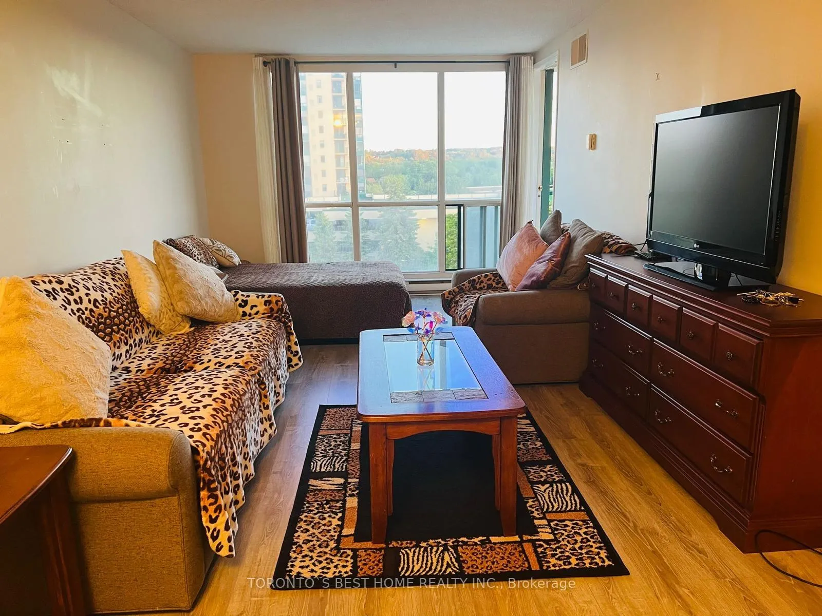 Photo 3 of Unit 407, 65 Ellen Street, Barrie, City Centre — HOMEH