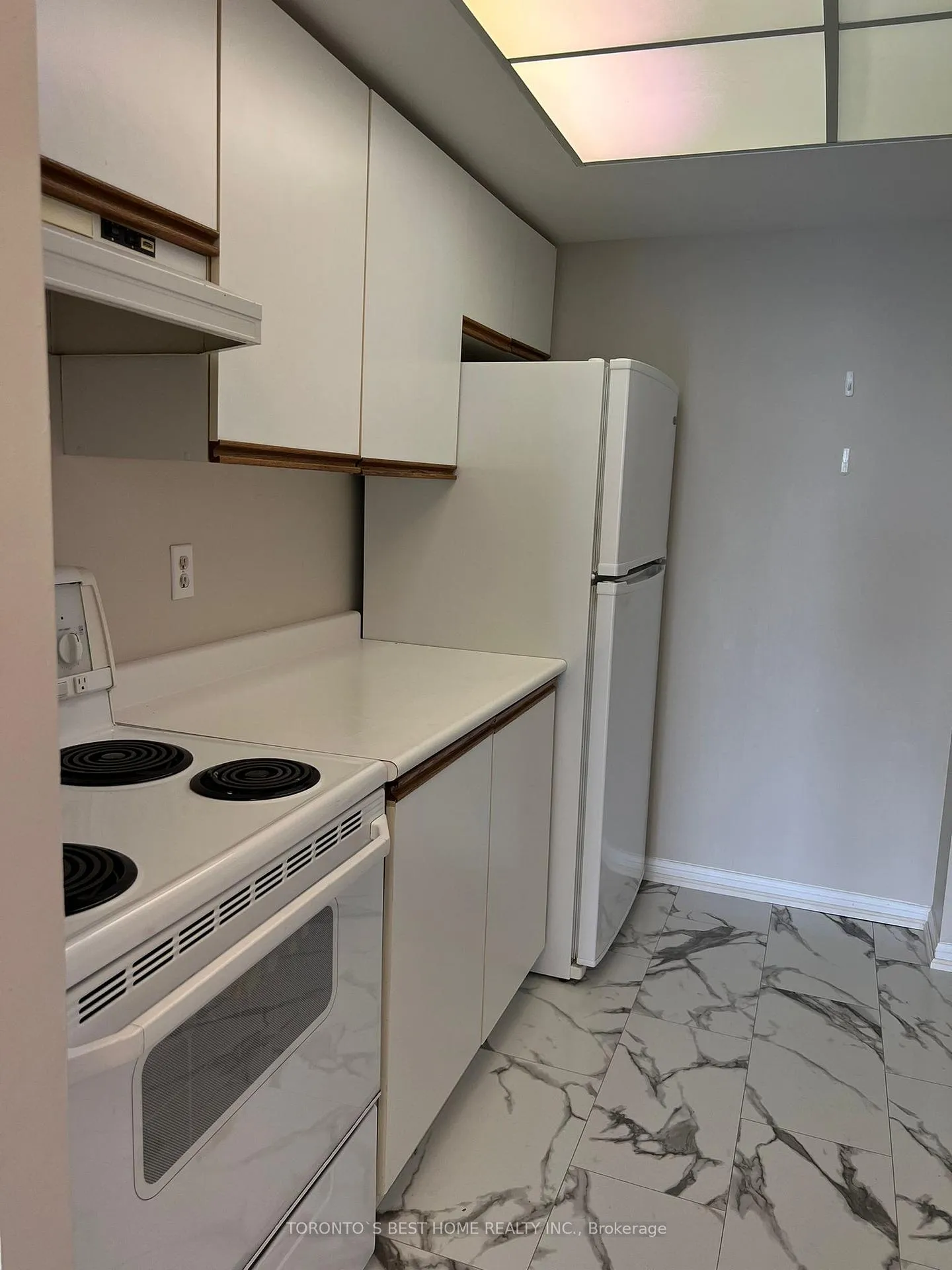 Photo 4 of Unit 407, 65 Ellen Street, Barrie, City Centre — HOMEH