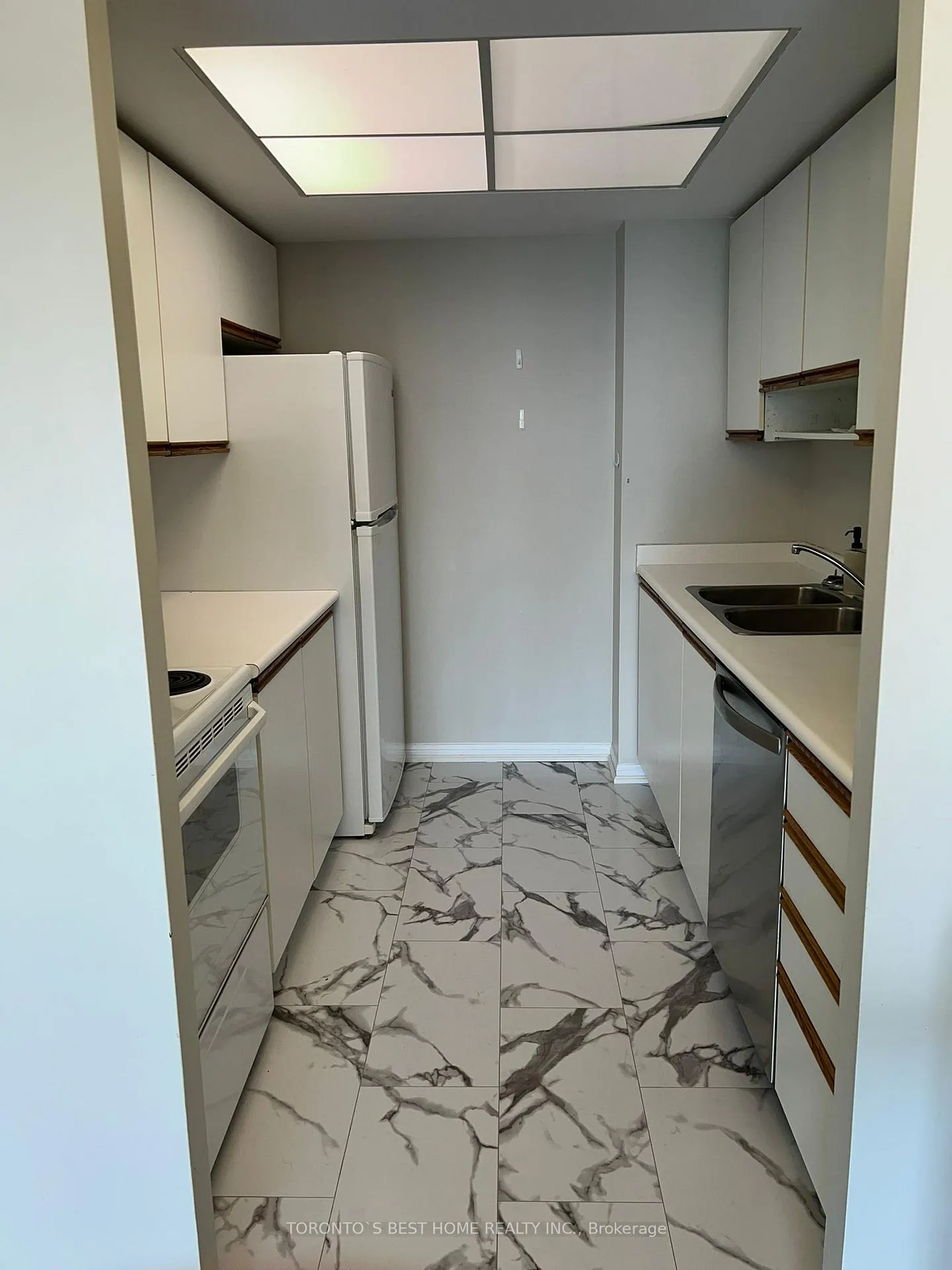 Photo 6 of Unit 407, 65 Ellen Street, Barrie, City Centre — HOMEH