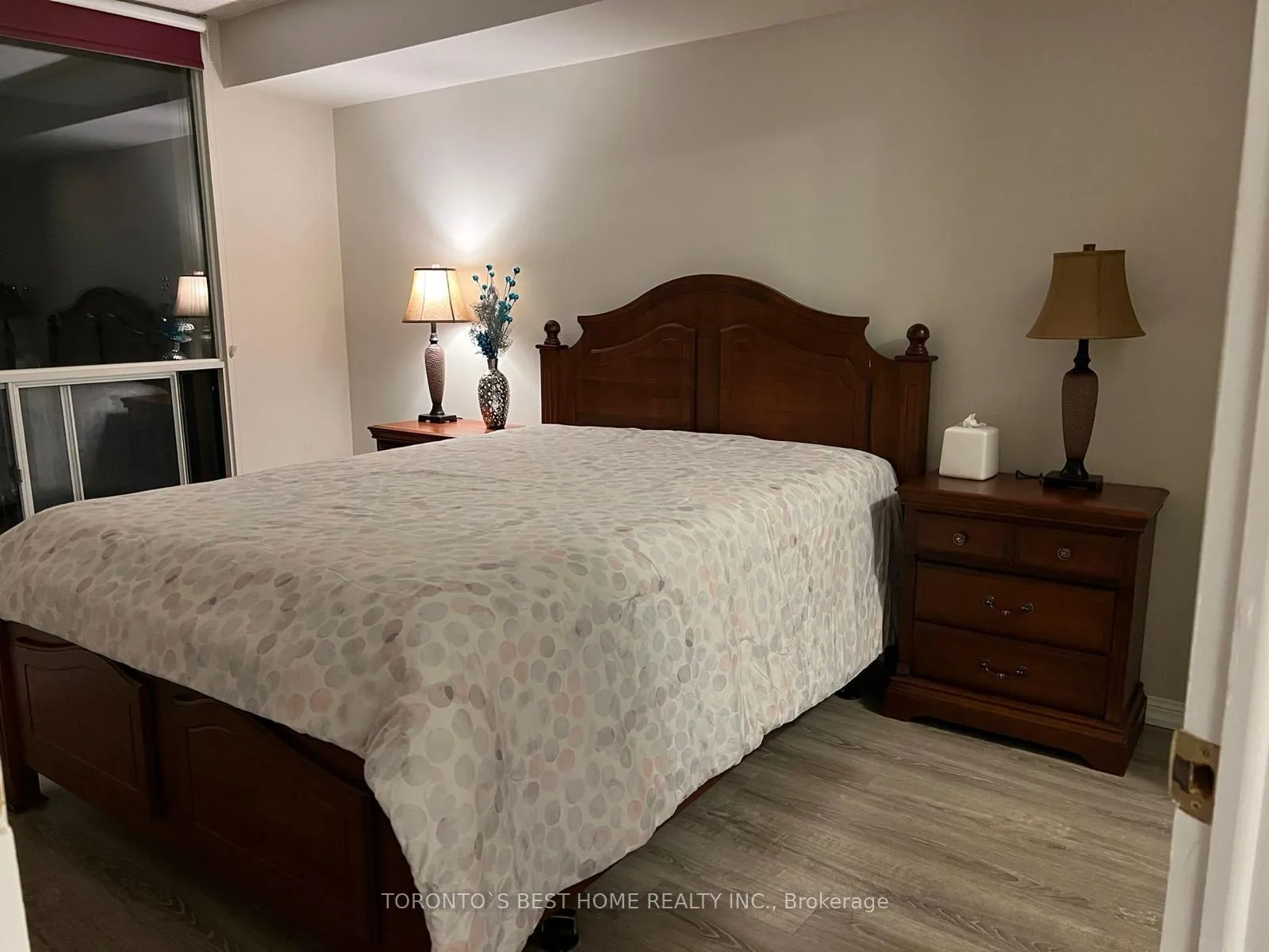 Photo 8 of Unit 407, 65 Ellen Street, Barrie, City Centre — HOMEH