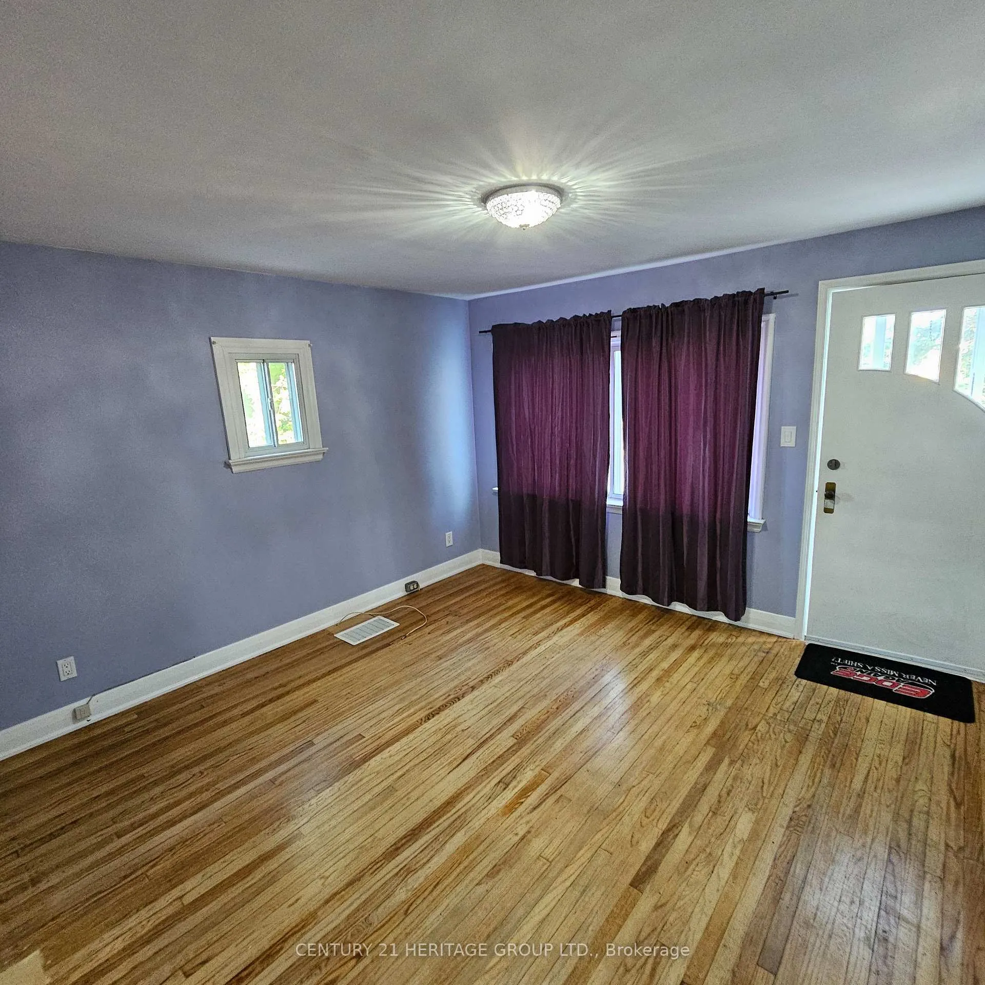 Photo 2 of Unit 1, 220 Tiffin Street, Barrie, 400 North — HOMEH