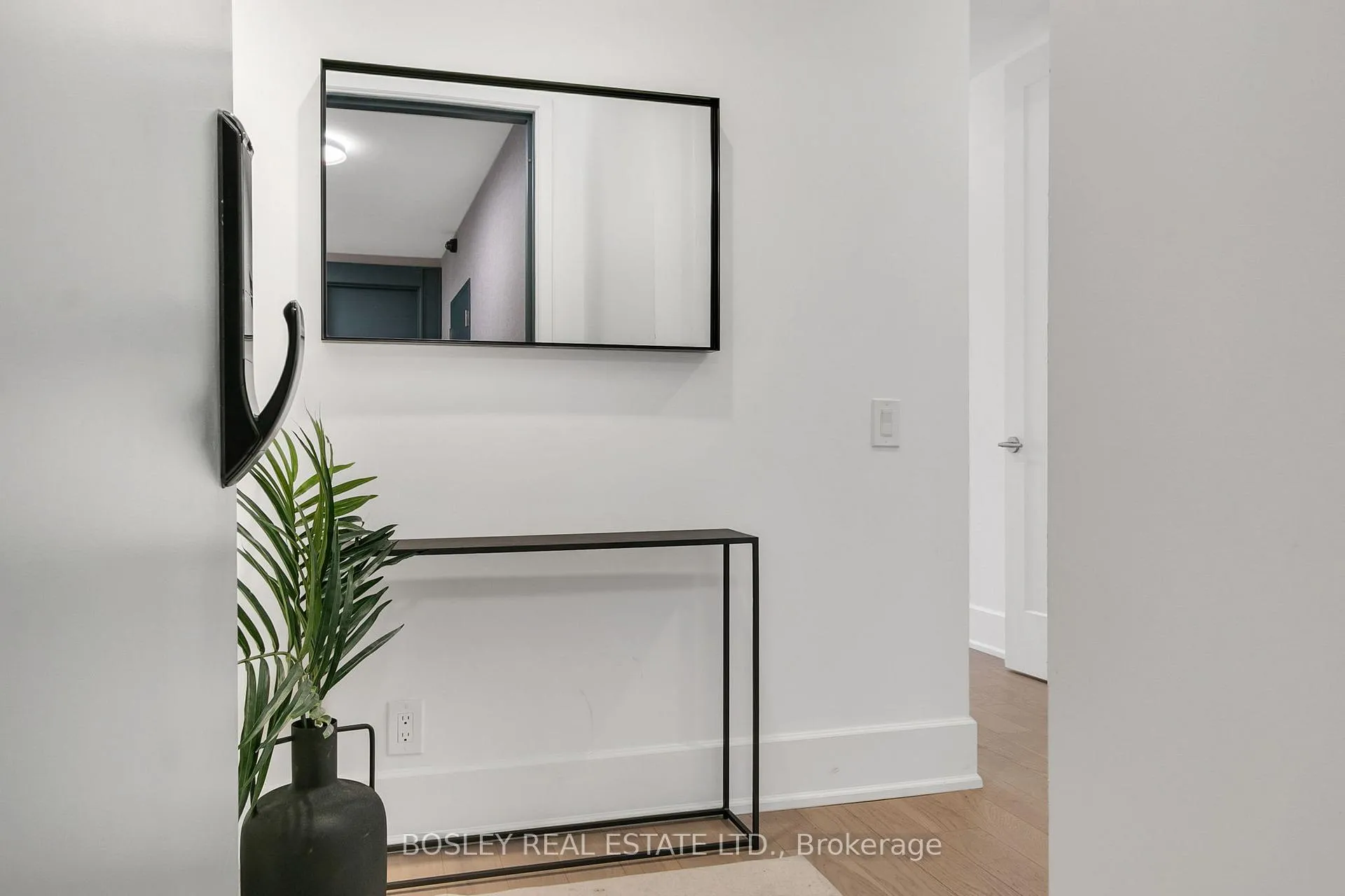 Photo 2 of Unit 504, 800 Broadview Avenue, Toronto, Playter Estates-Danforth — HOMEH