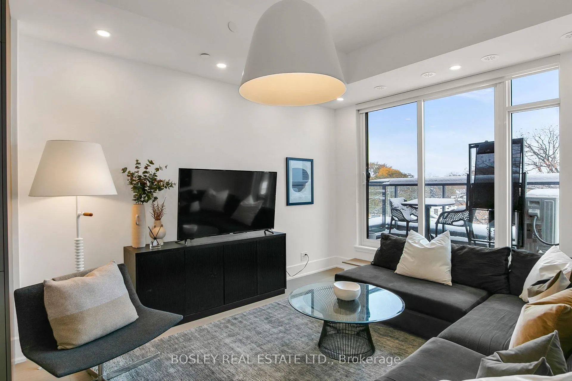 Photo 6 of Unit 504, 800 Broadview Avenue, Toronto, Playter Estates-Danforth — HOMEH