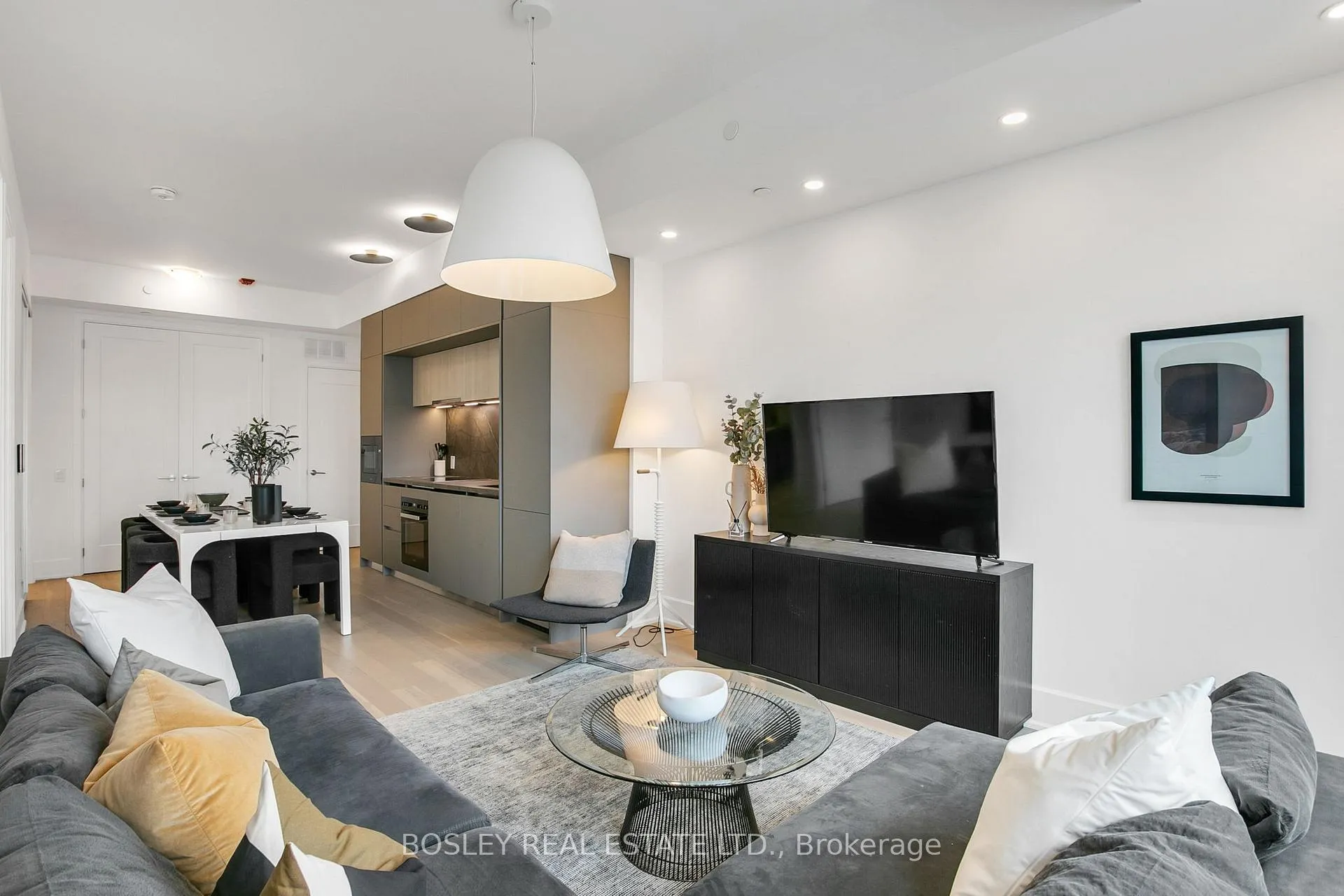 Photo 8 of Unit 504, 800 Broadview Avenue, Toronto, Playter Estates-Danforth — HOMEH