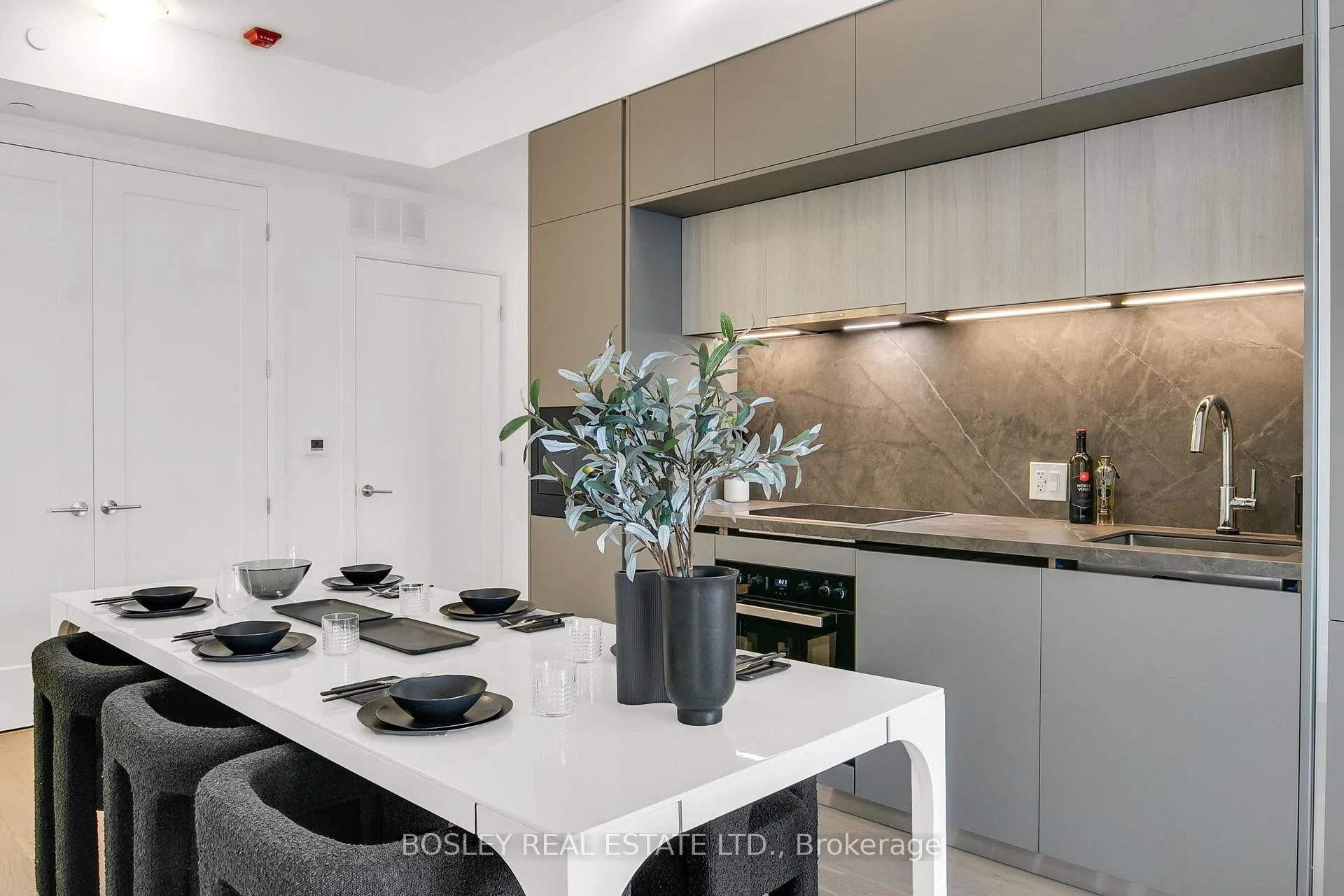 Photo 12 of Unit 504, 800 Broadview Avenue, Toronto, Playter Estates-Danforth — HOMEH