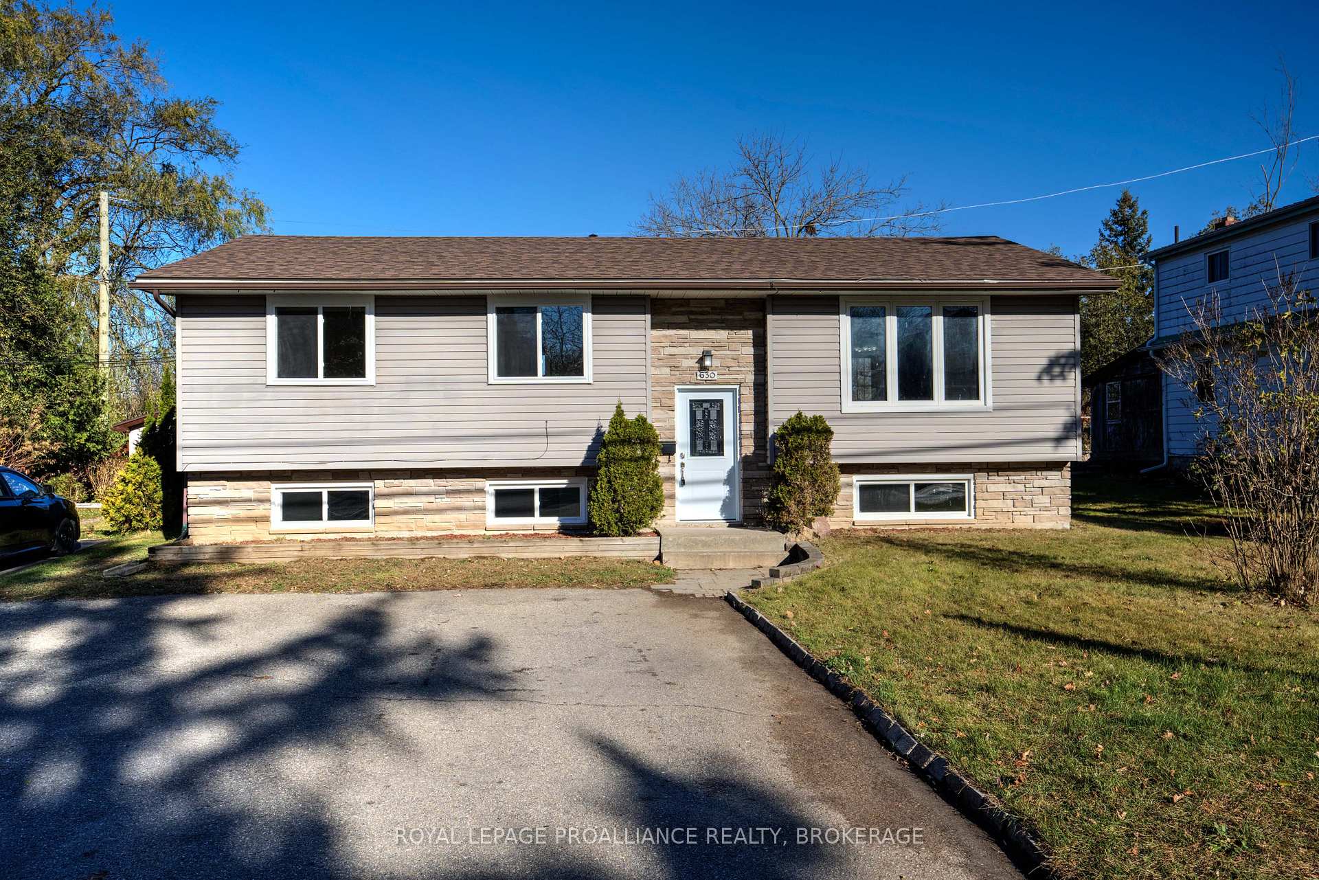 Front of 630 King Street W