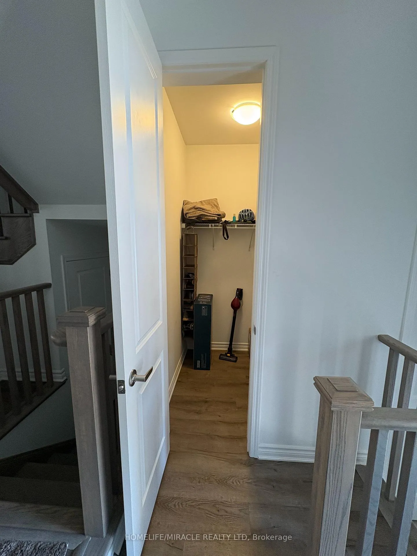 Photo 7 of 95 Ennerdale Street, Barrie, Rural Barrie Southwest — HOMEH