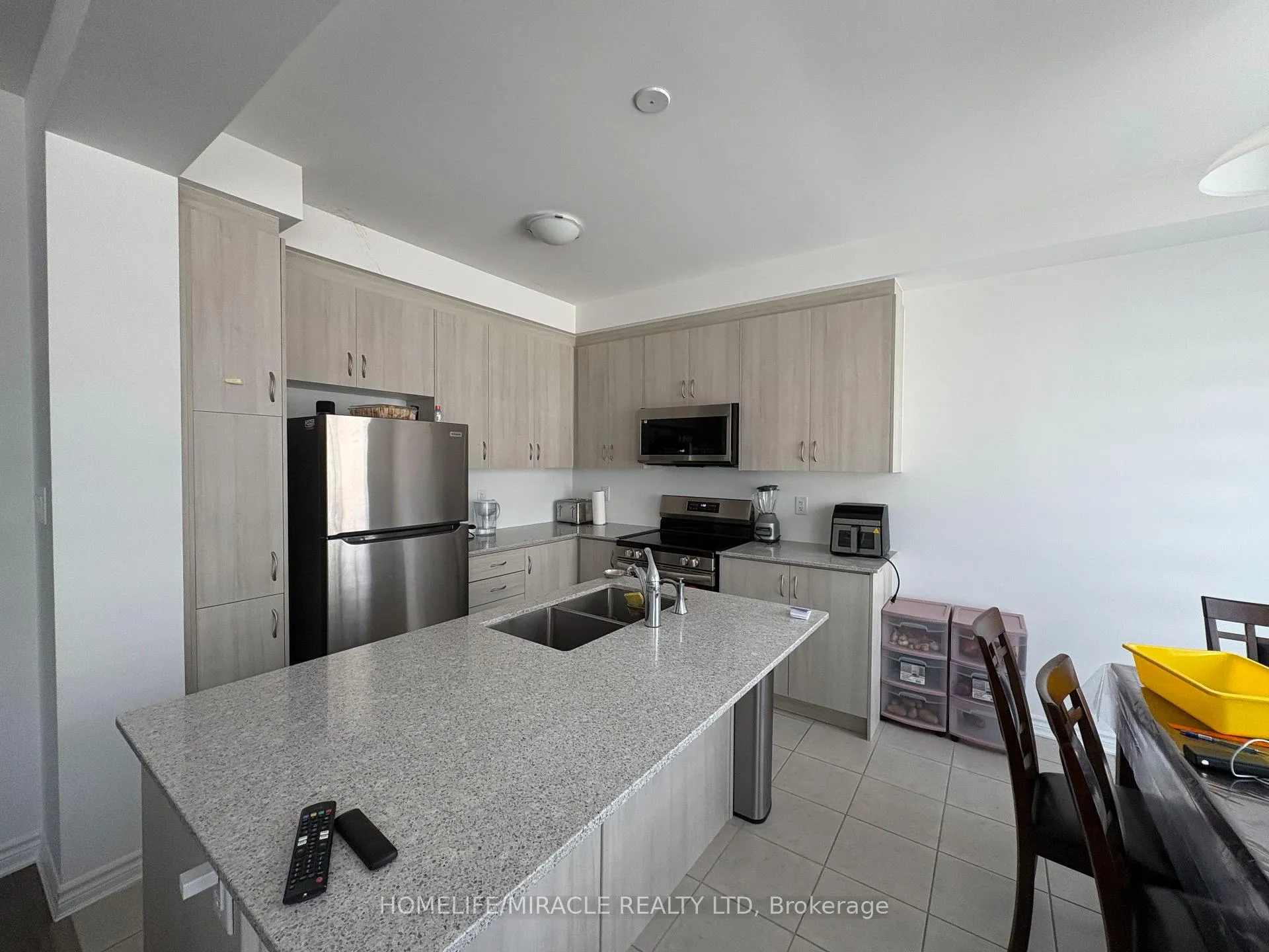 Photo 10 of 95 Ennerdale Street, Barrie, Rural Barrie Southwest — HOMEH