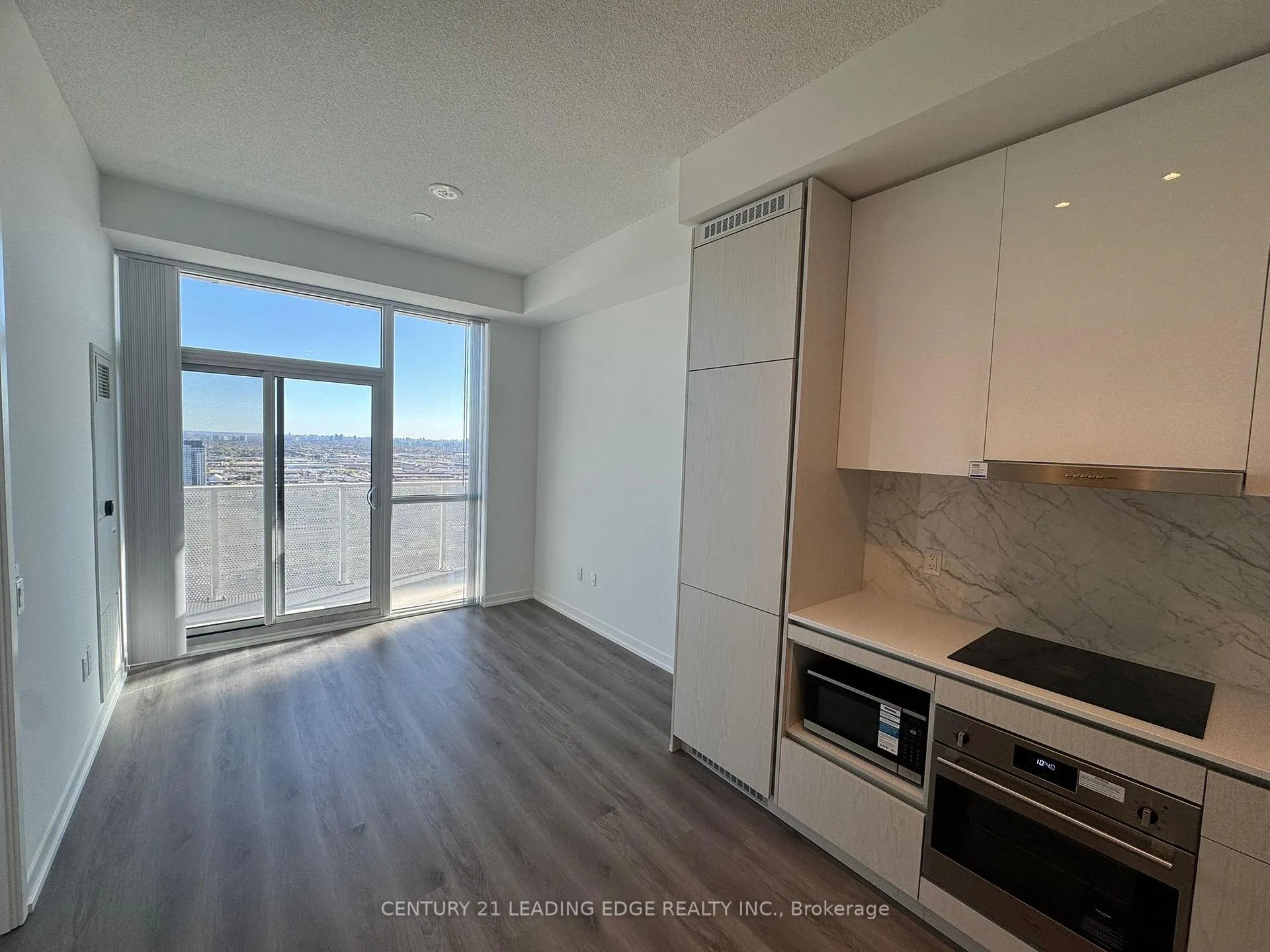 Photo 2 of Unit 2303, 8 Interchange Way, Vaughan, Vaughan Corporate Centre — HOMEH