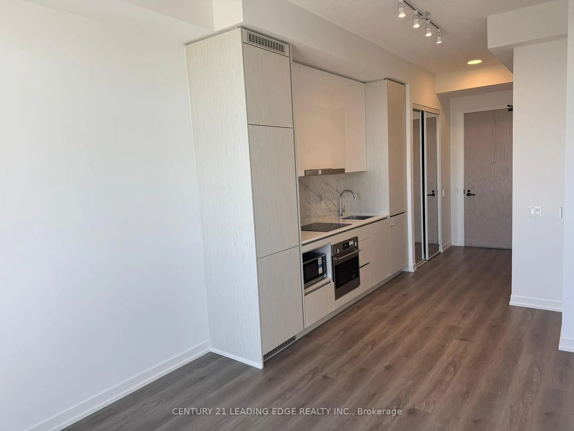 Photo 3 of Unit 2303, 8 Interchange Way, Vaughan, Vaughan Corporate Centre — HOMEH