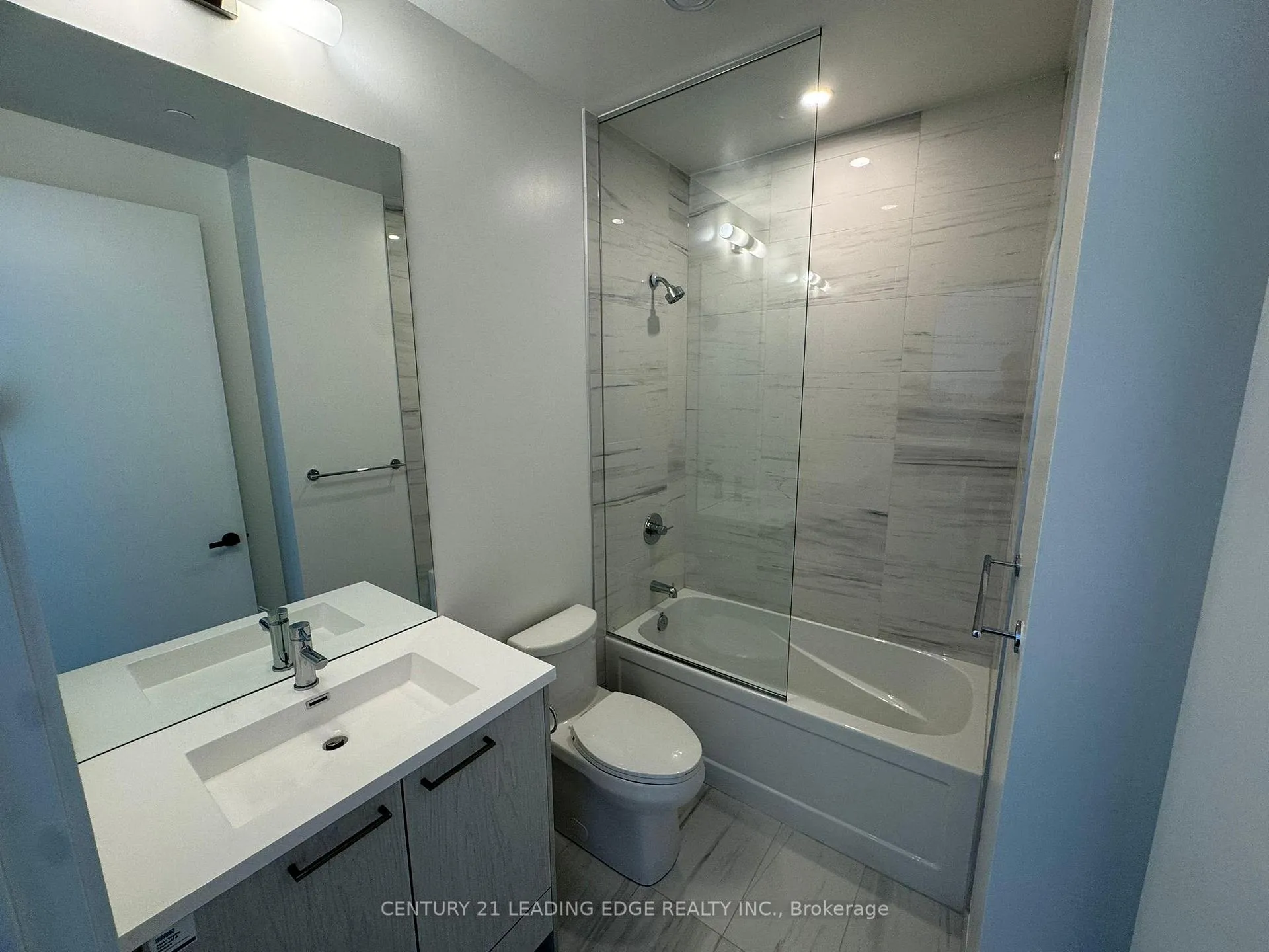 Photo 6 of Unit 2303, 8 Interchange Way, Vaughan, Vaughan Corporate Centre — HOMEH