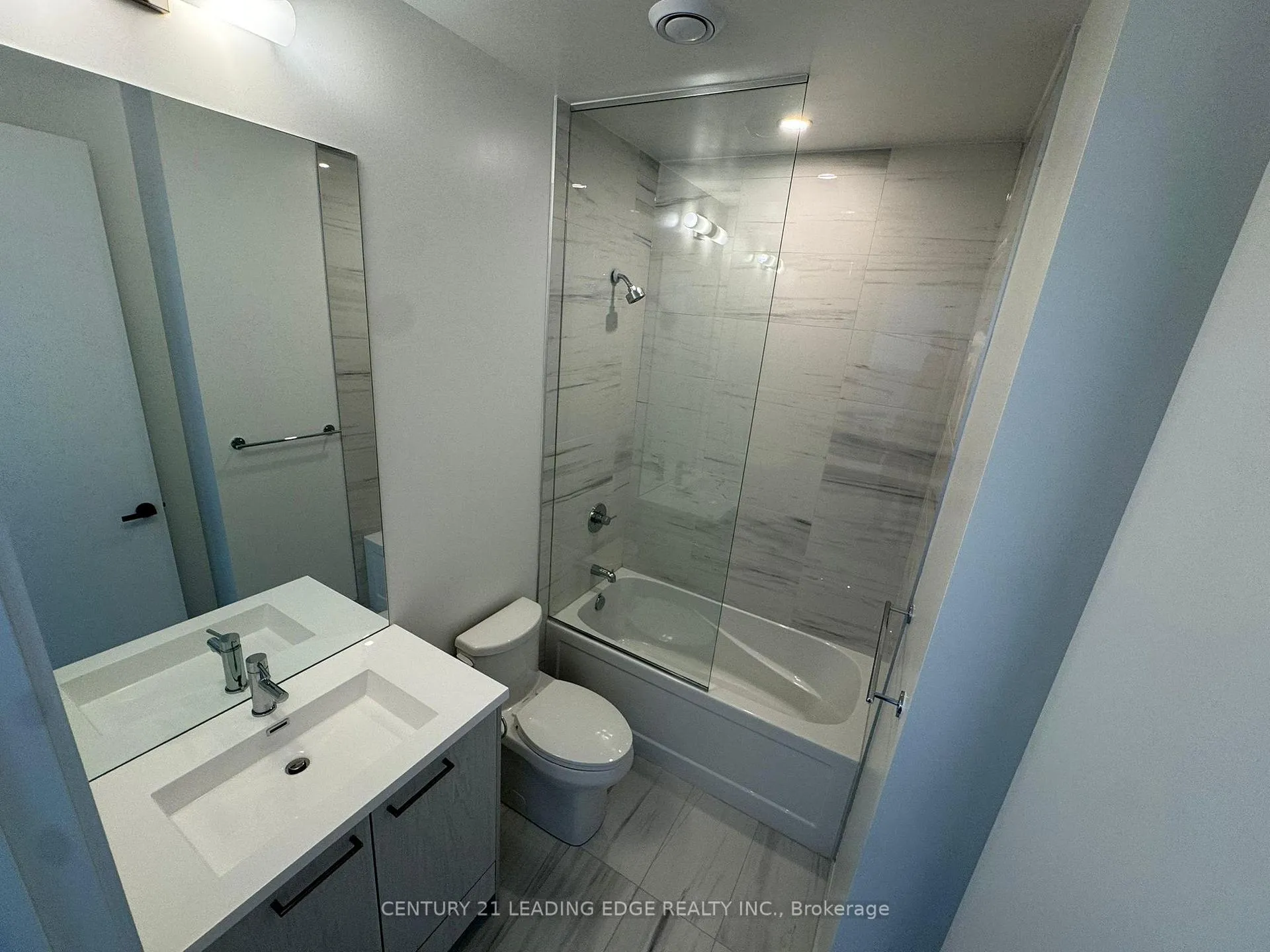 Photo 7 of Unit 2303, 8 Interchange Way, Vaughan, Vaughan Corporate Centre — HOMEH
