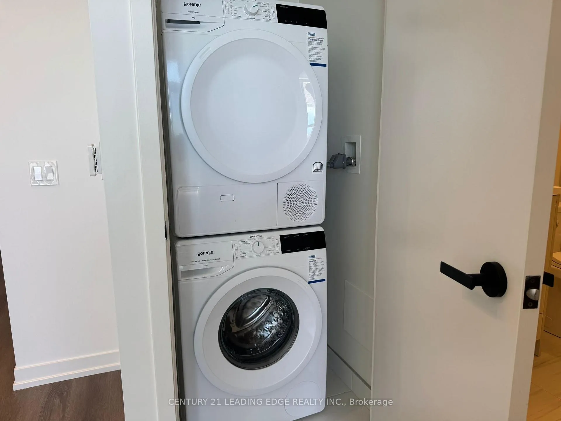Photo 8 of Unit 2303, 8 Interchange Way, Vaughan, Vaughan Corporate Centre — HOMEH