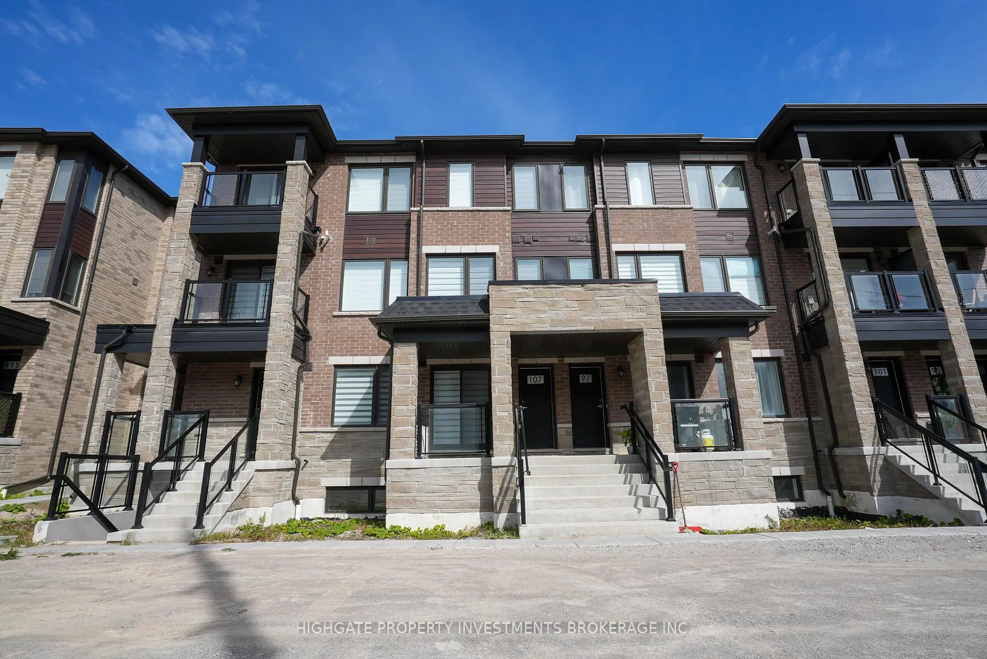 Photo 1 of 107 Appletree Lane, Barrie, Innis-Shore — HOMEH