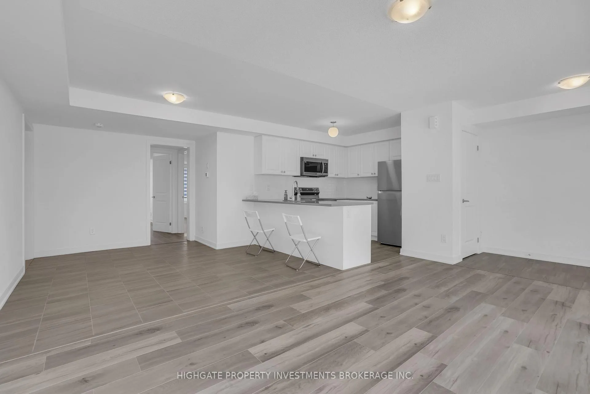 Photo 4 of 107 Appletree Lane, Barrie, Innis-Shore — HOMEH