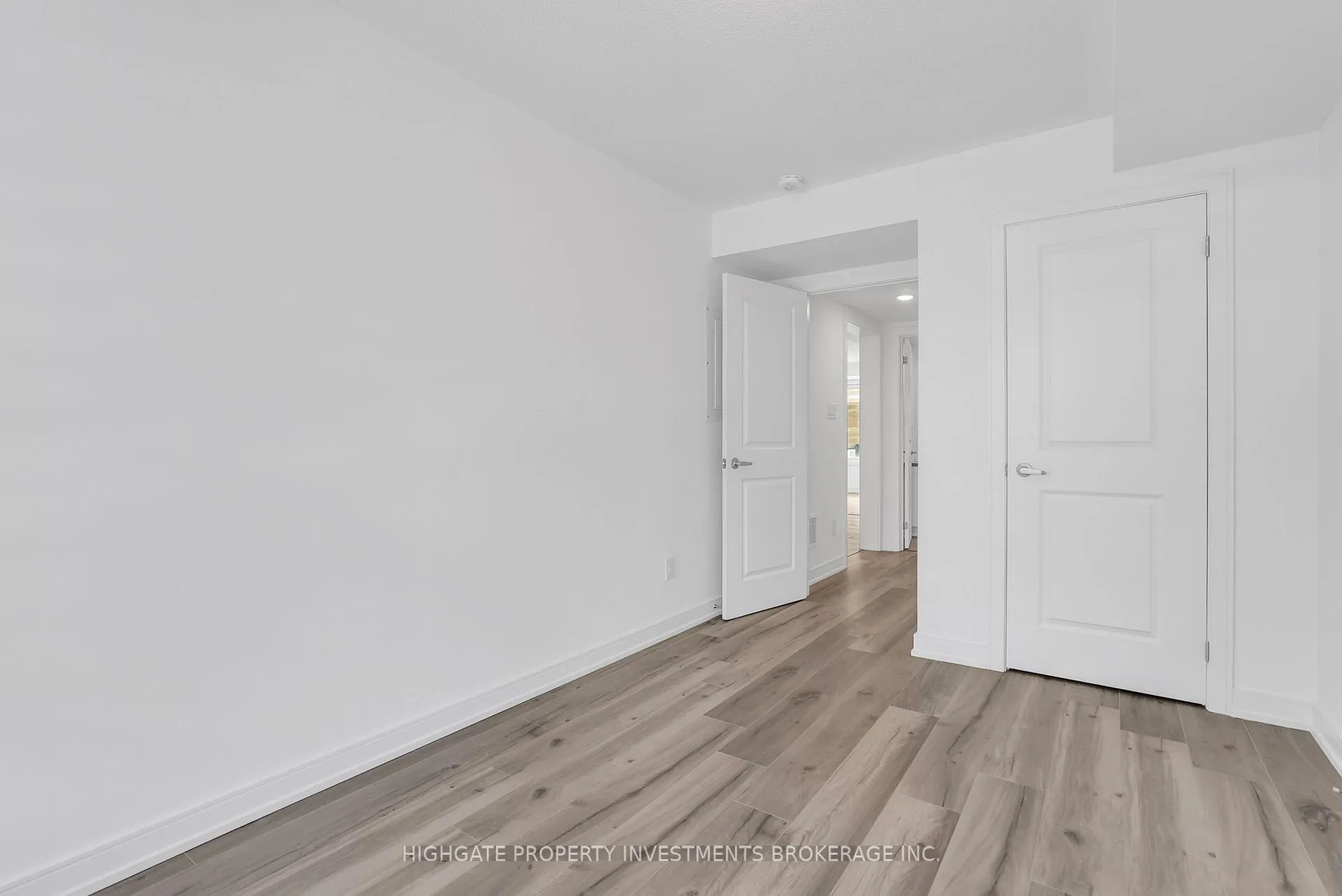 Photo 16 of 107 Appletree Lane, Barrie, Innis-Shore — HOMEH
