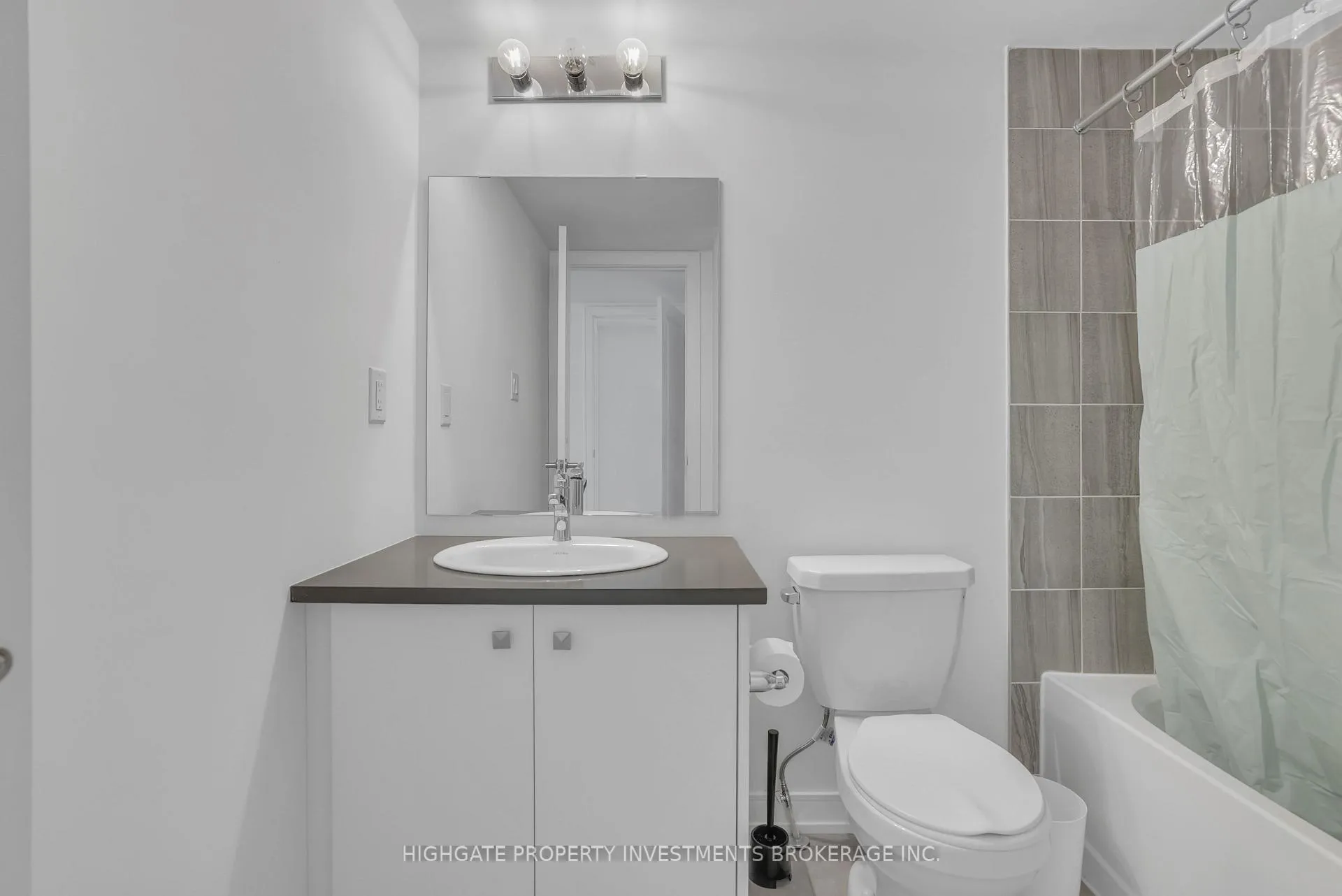 Photo 19 of 107 Appletree Lane, Barrie, Innis-Shore — HOMEH