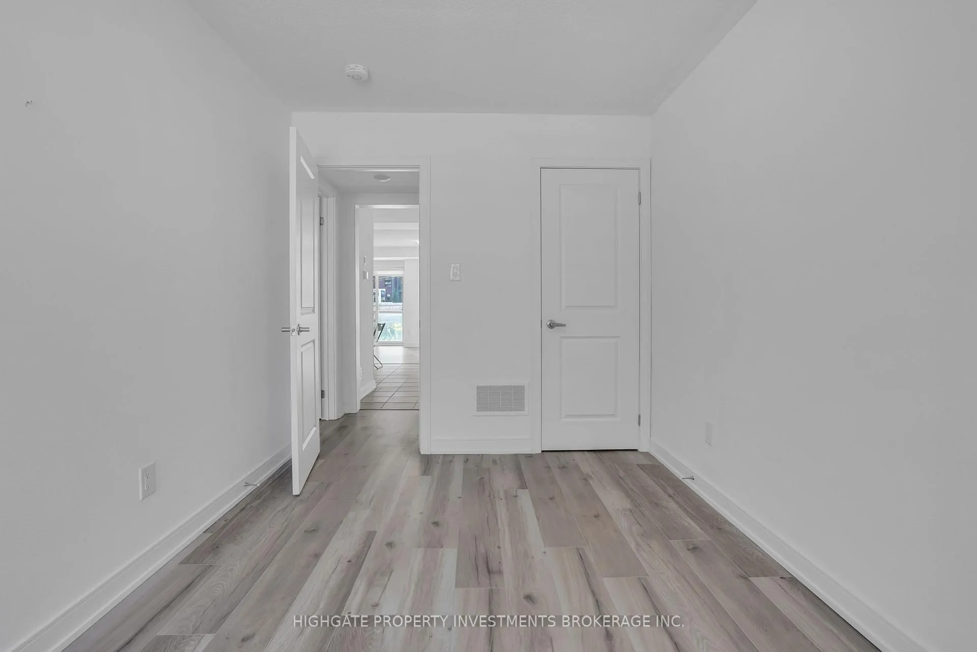 Photo 22 of 107 Appletree Lane, Barrie, Innis-Shore — HOMEH