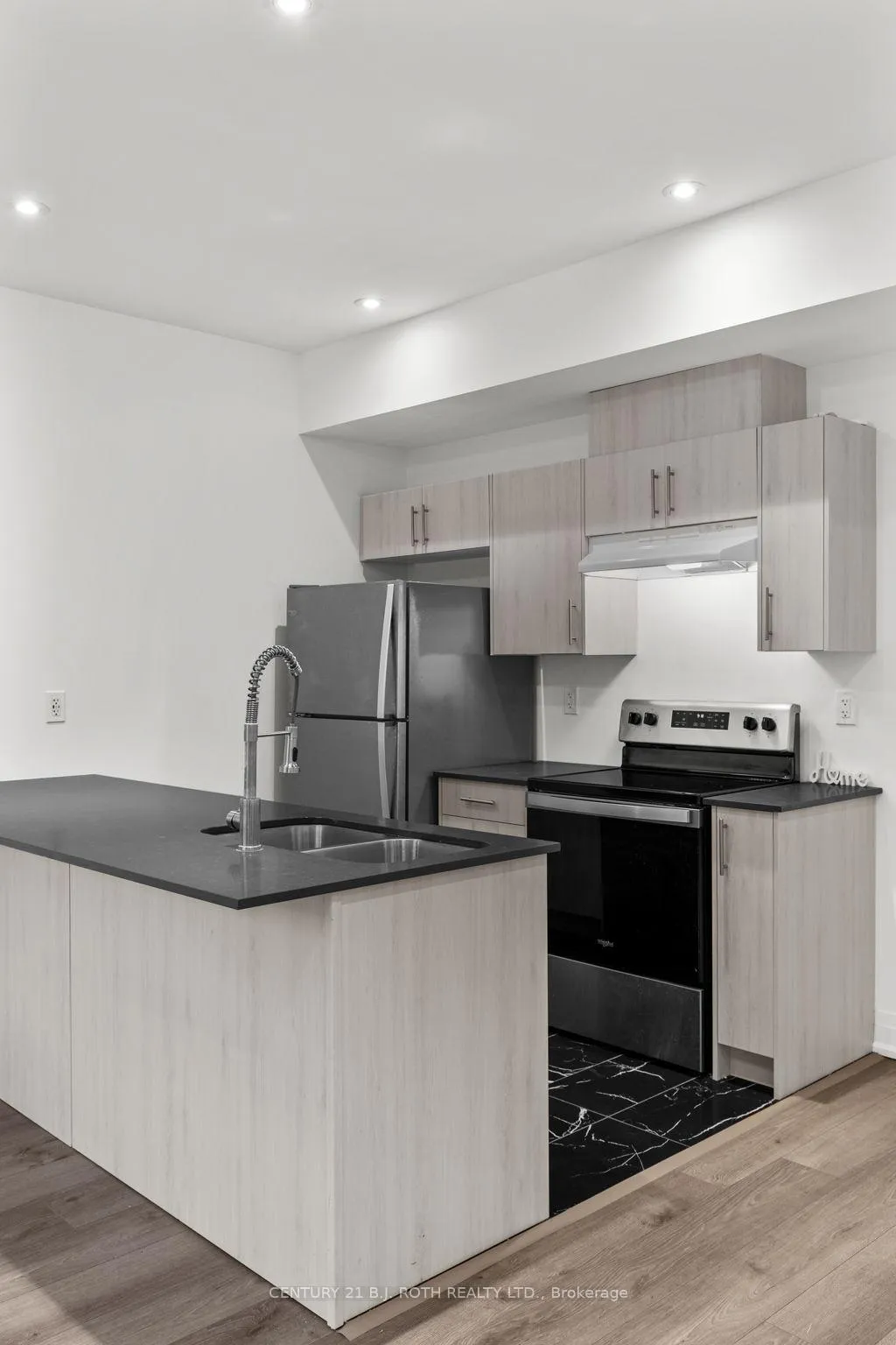 Photo 5 of 148 Gateland Drive, Barrie, Painswick South — HOMEH