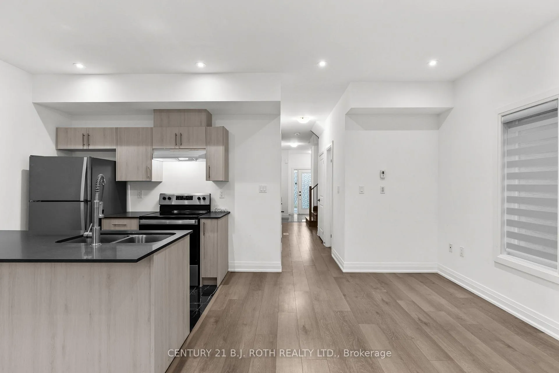 Photo 6 of 148 Gateland Drive, Barrie, Painswick South — HOMEH