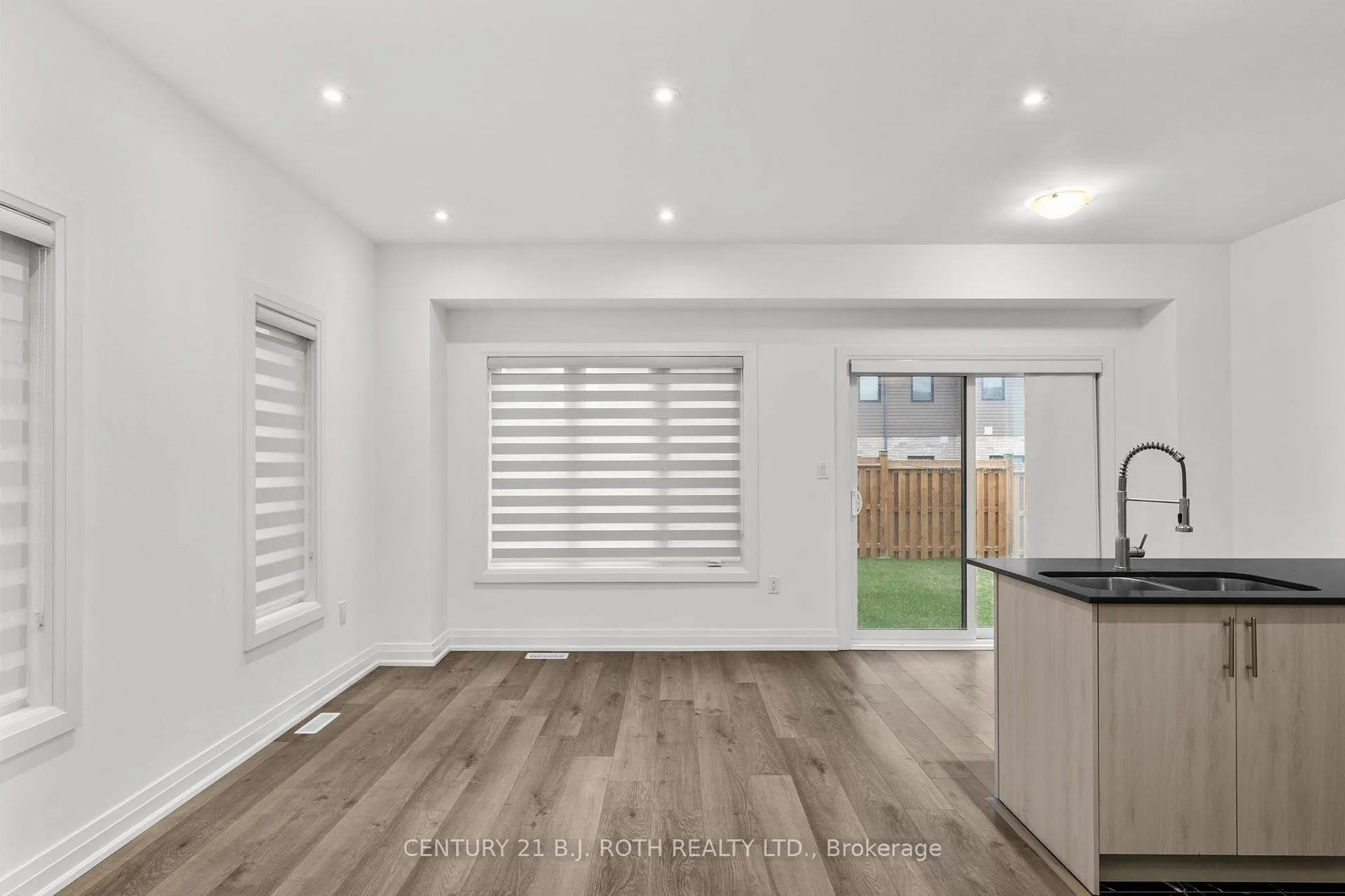 Photo 8 of 148 Gateland Drive, Barrie, Painswick South — HOMEH