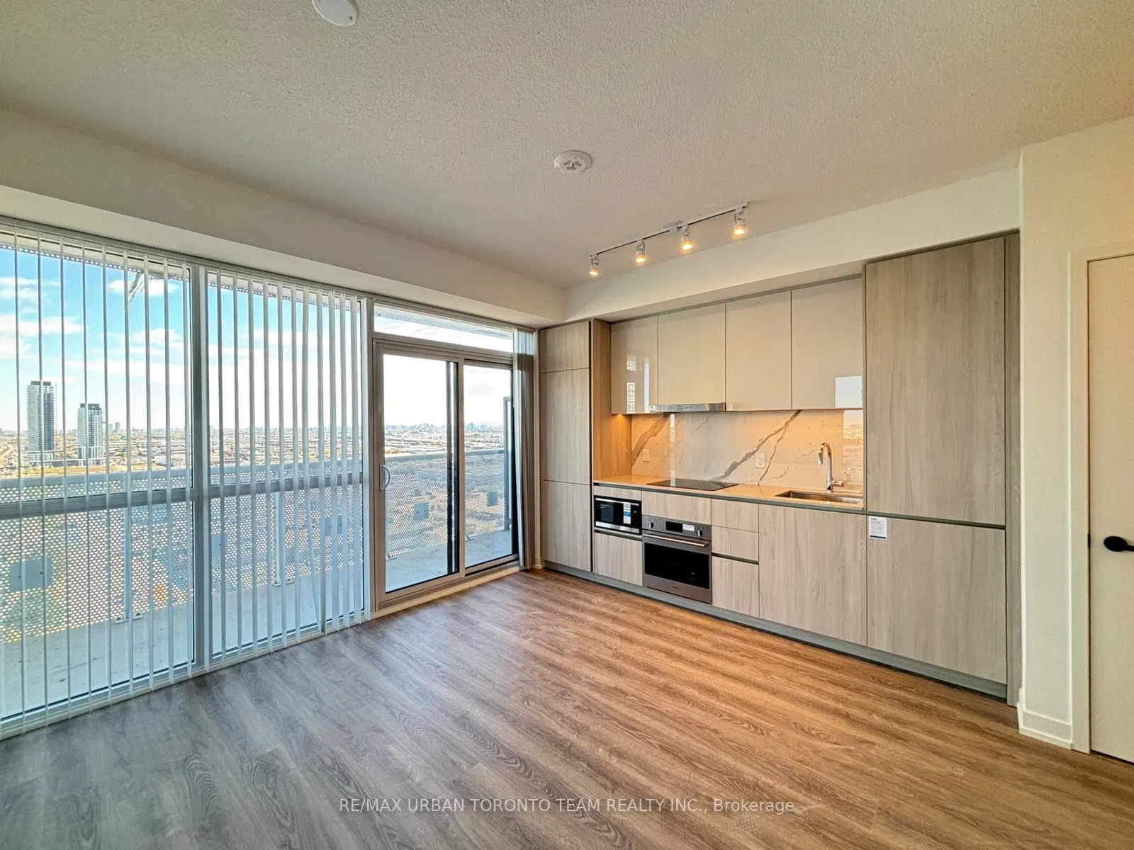 Photo 2 of Unit 2306, 8 Interchange Way, Vaughan, Vaughan Corporate Centre — HOMEH