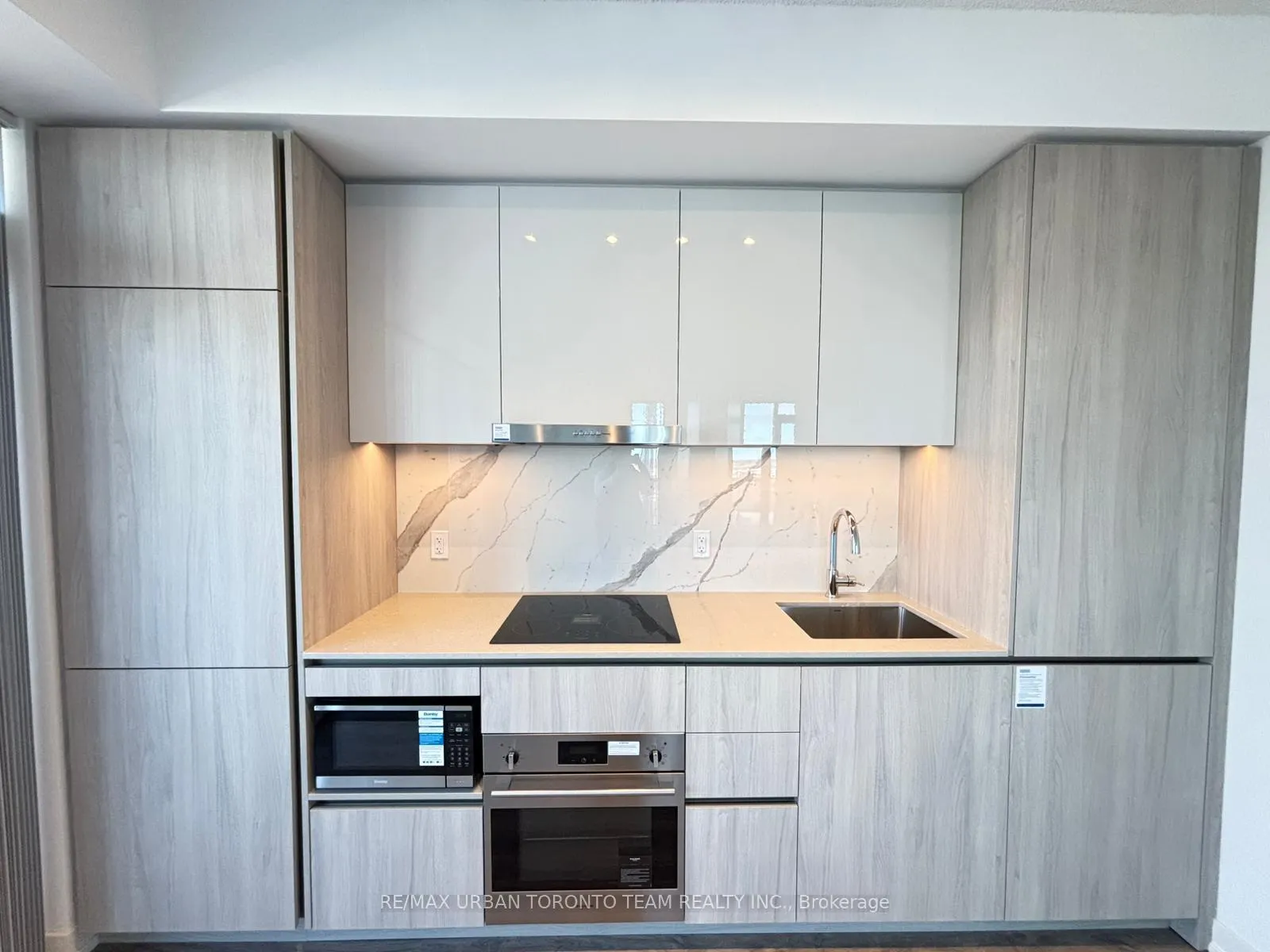 Photo 3 of Unit 2306, 8 Interchange Way, Vaughan, Vaughan Corporate Centre — HOMEH