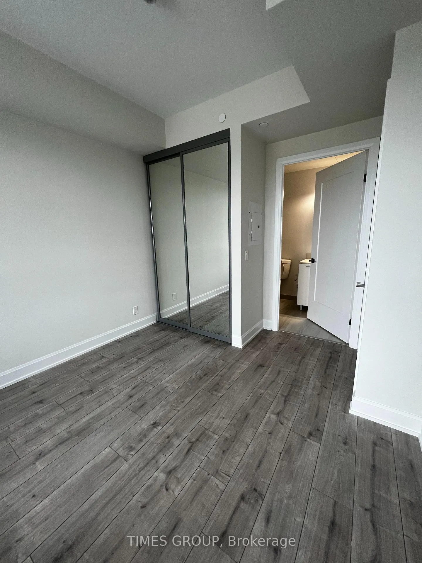 Photo 3 of Unit 606, 38 Water Walk Drive, Markham, Unionville — HOMEH