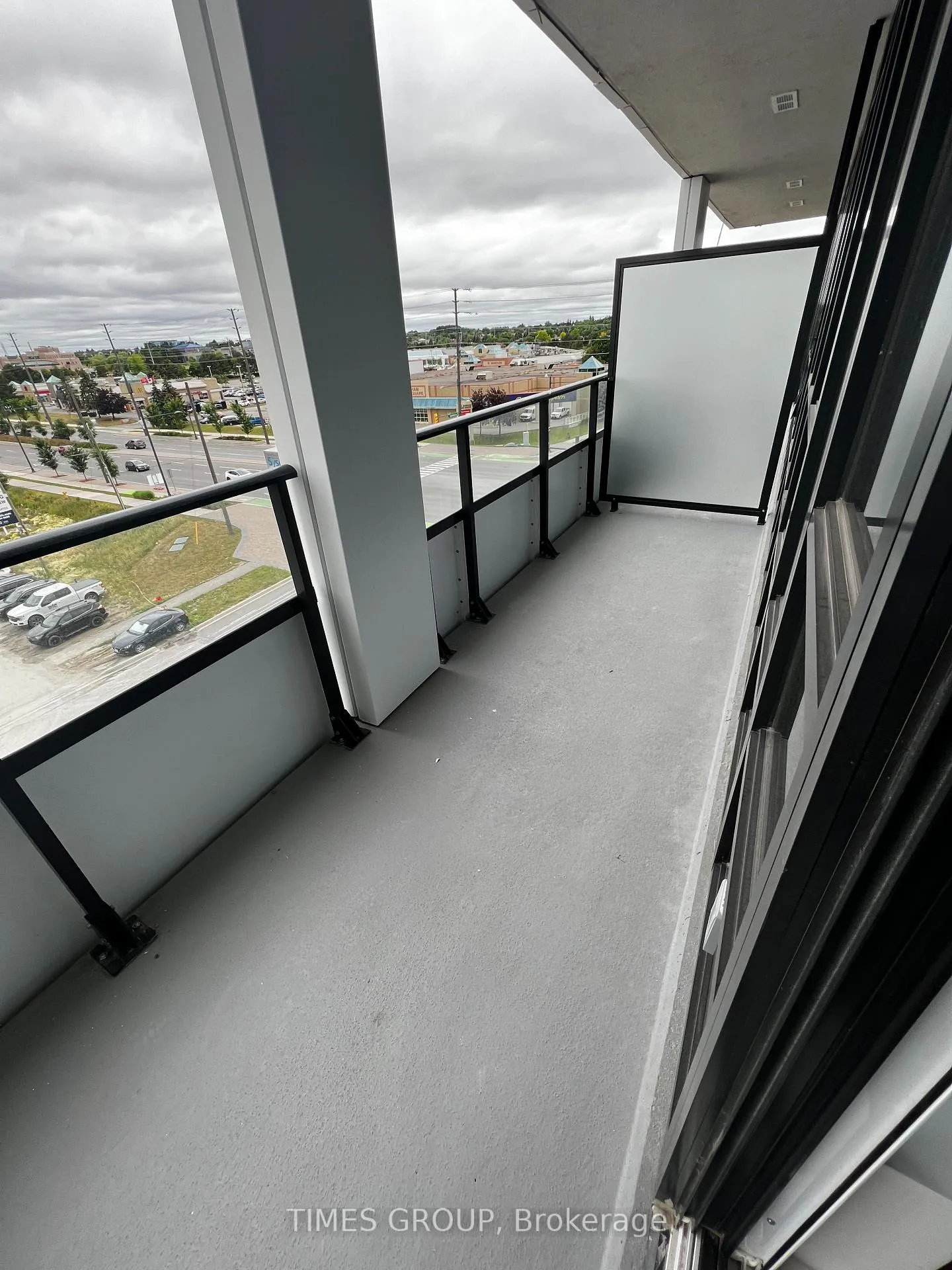 Photo 7 of Unit 606, 38 Water Walk Drive, Markham, Unionville — HOMEH