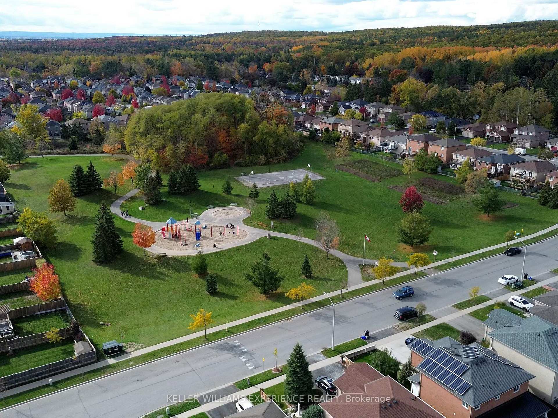 Photo 5 of 31 Gross Drive, Barrie, Edgehill Drive — HOMEH