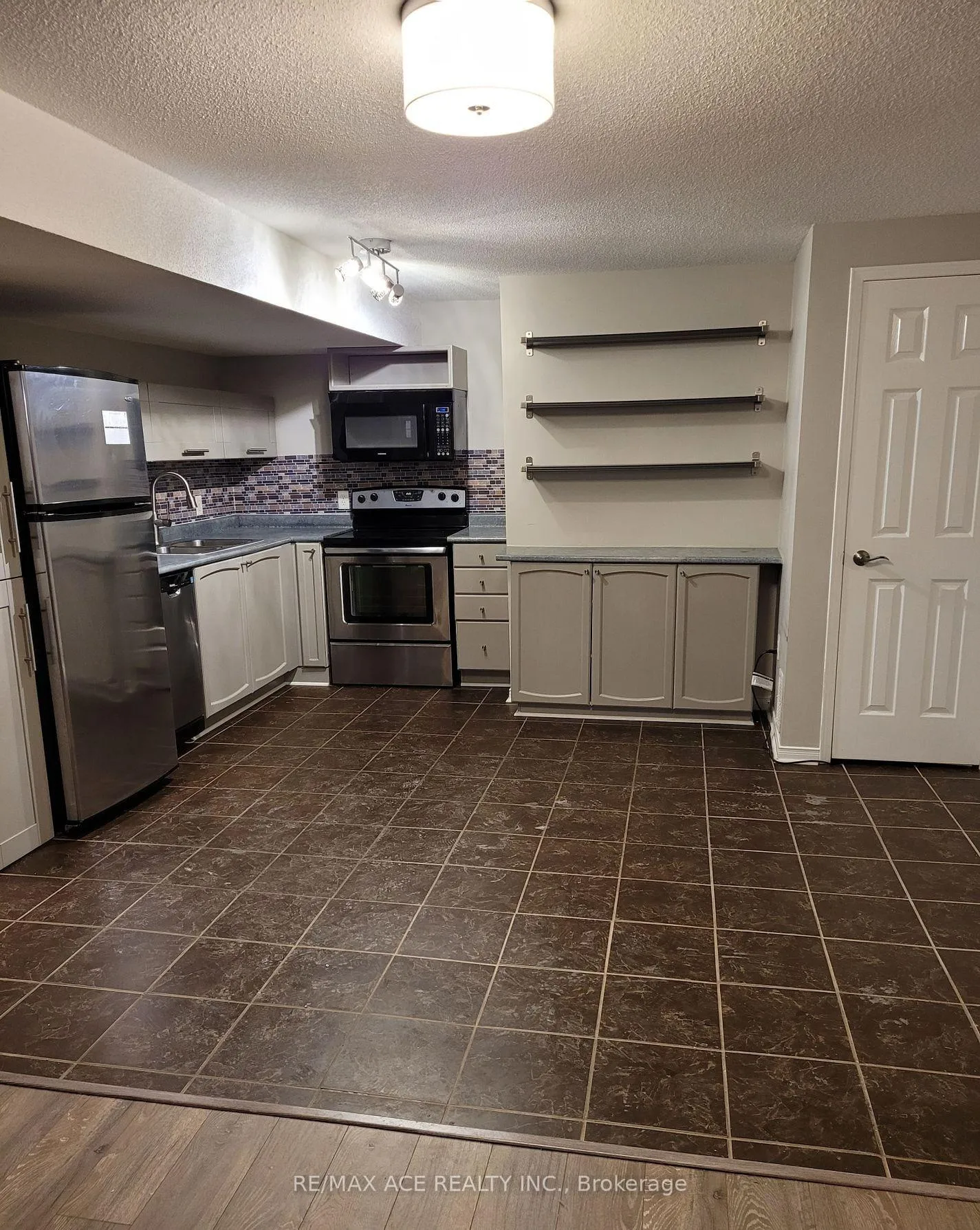 Photo 2 of Unit Bsmt, 182 Madelaine Drive, Barrie, Painswick South — HOMEH