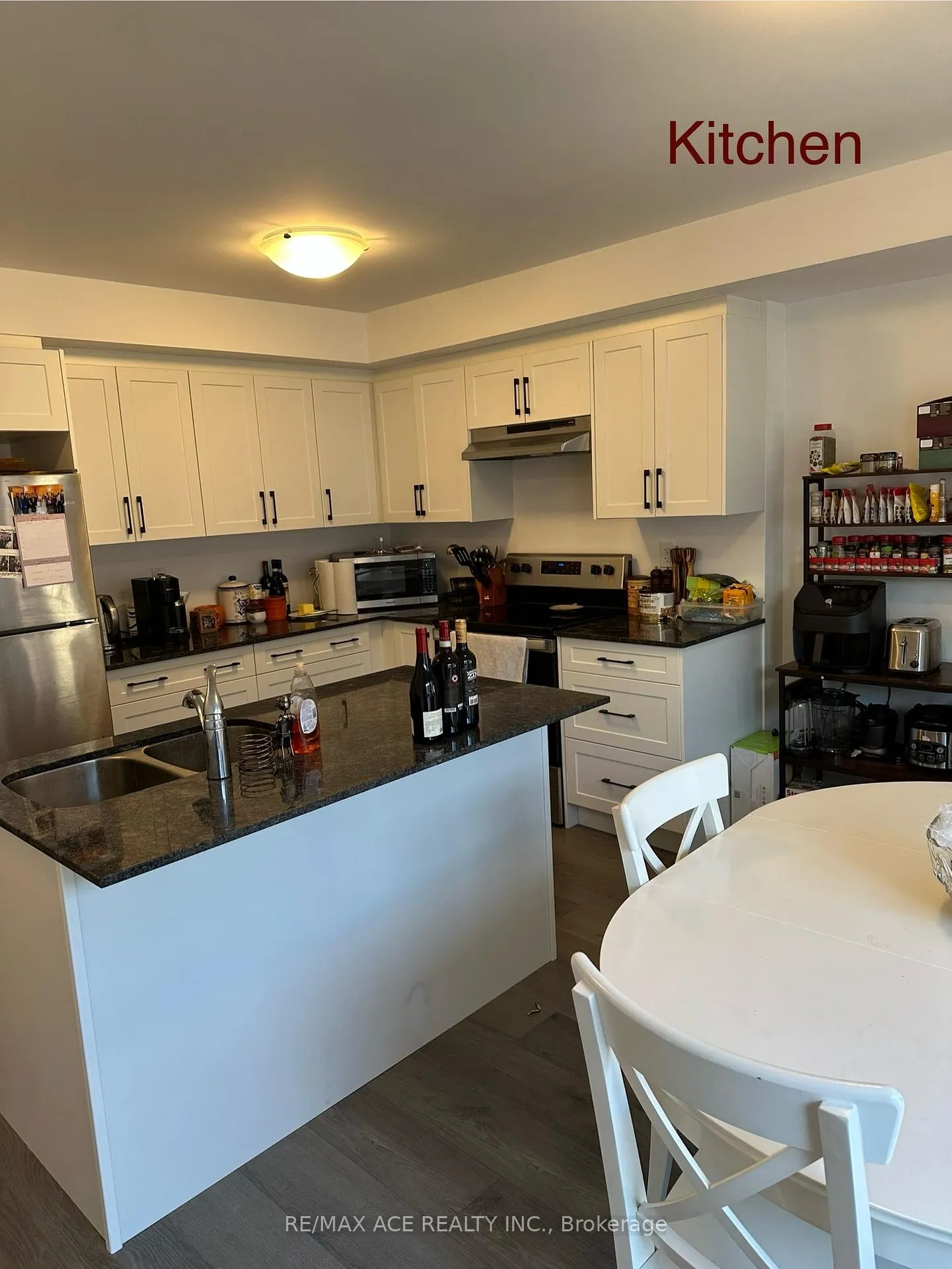 Photo 3 of 17 Tobias Lane, Barrie, Rural Barrie Southeast — HOMEH