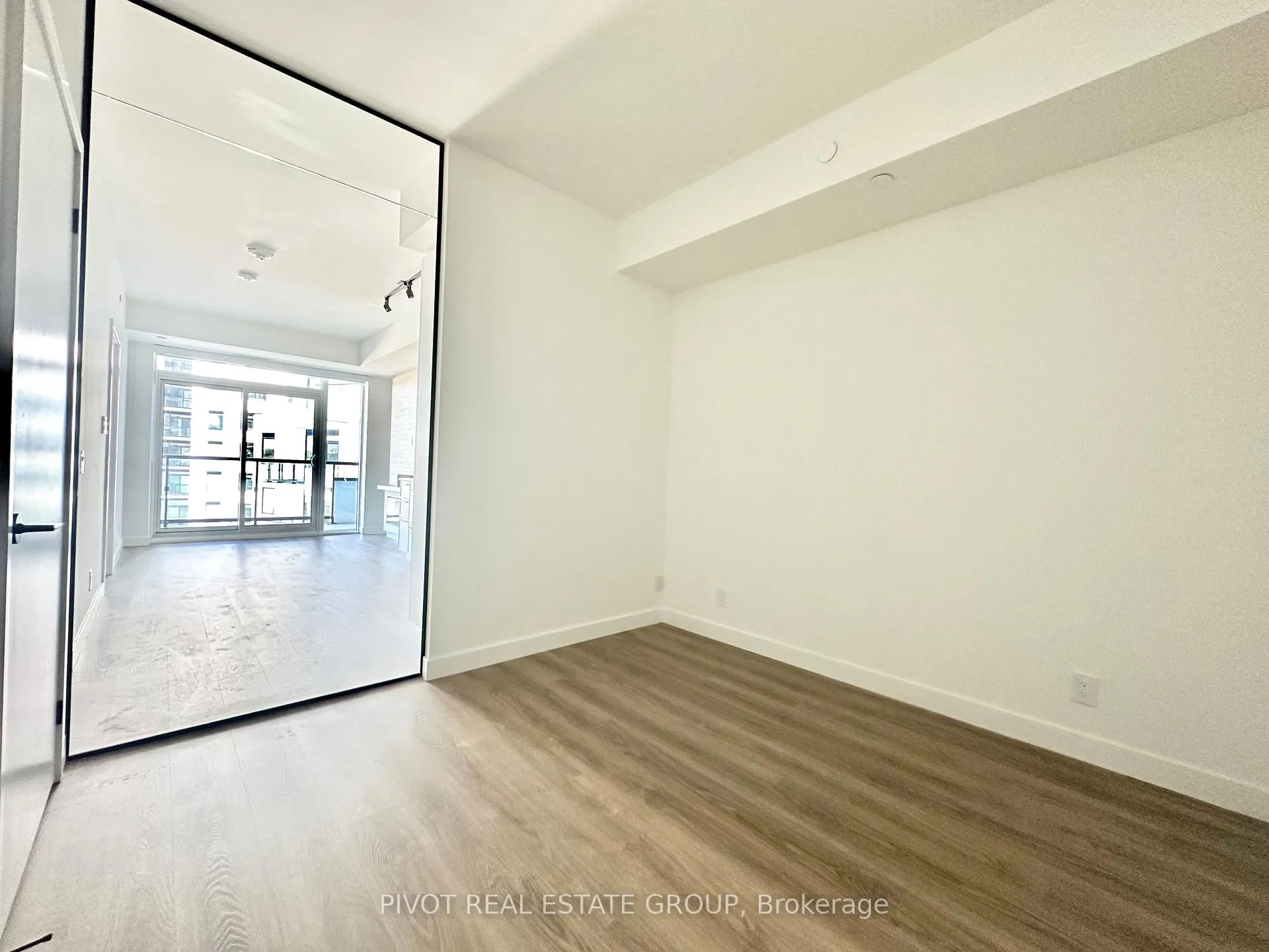 Photo 8 of Unit 1021, 1050 Eastern Avenue, Toronto, The Beaches — HOMEH