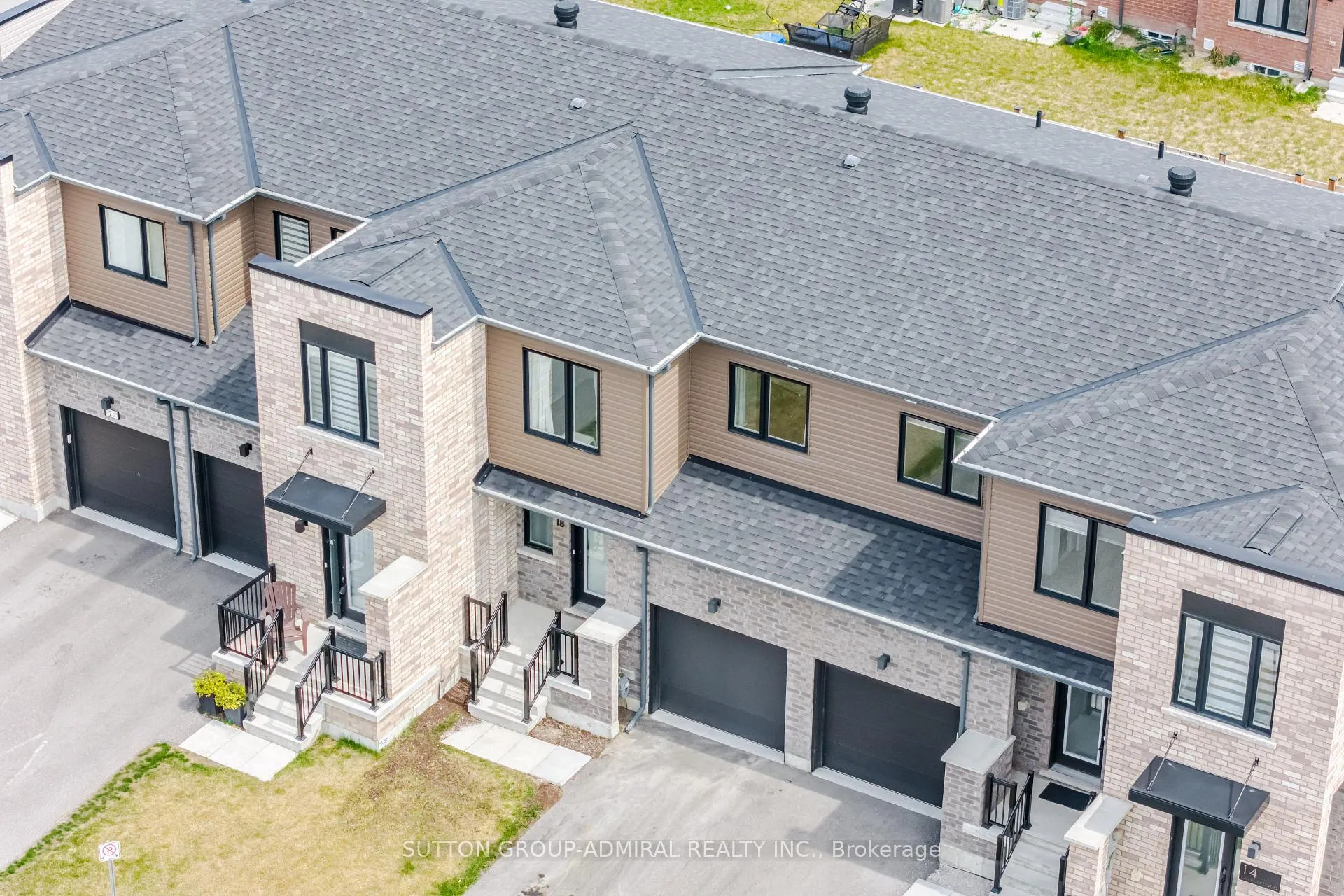 Photo 3 of 18 Haven Lane, Barrie, Painswick South — HOMEH