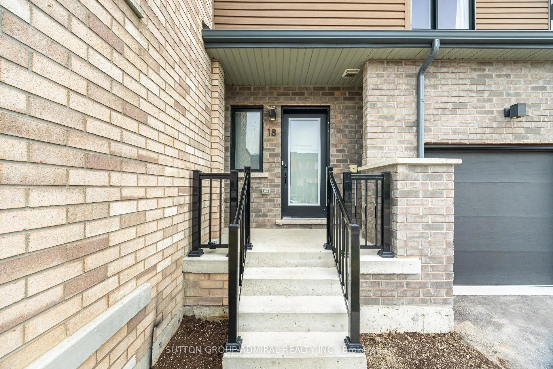 Photo 4 of 18 Haven Lane, Barrie, Painswick South — HOMEH