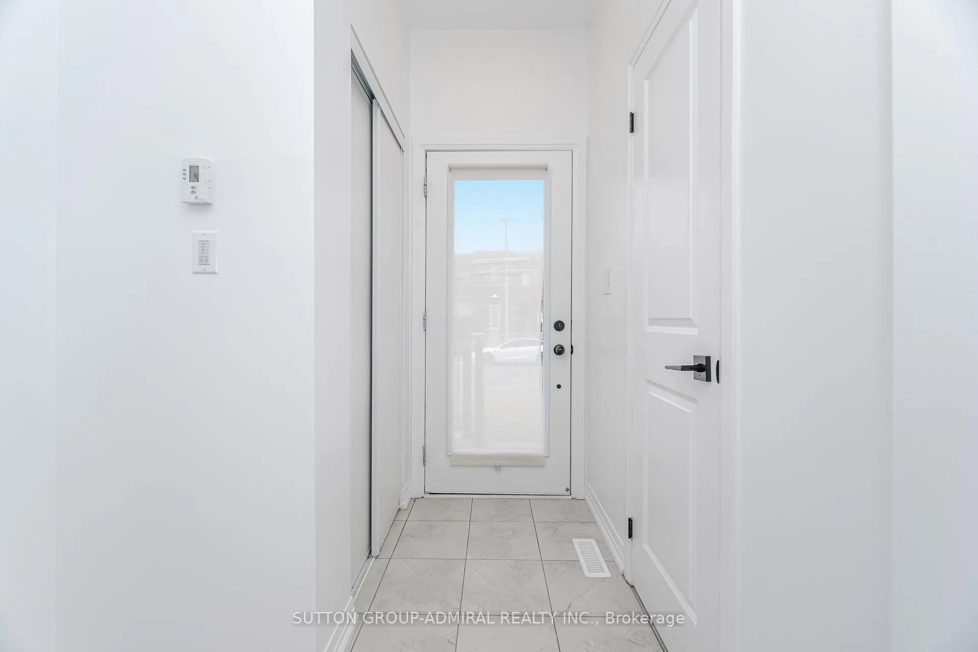 Photo 5 of 18 Haven Lane, Barrie, Painswick South — HOMEH