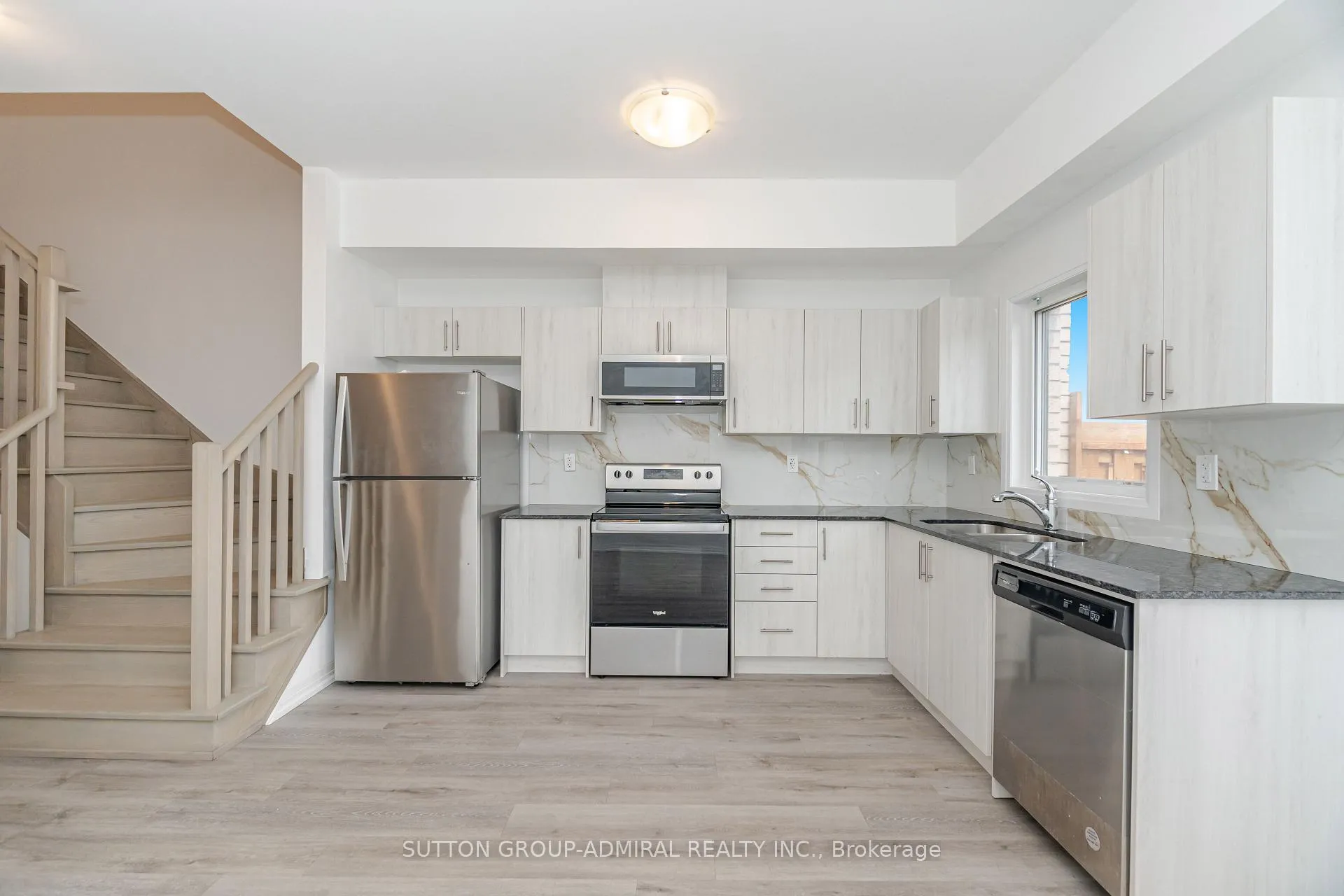Photo 8 of 18 Haven Lane, Barrie, Painswick South — HOMEH