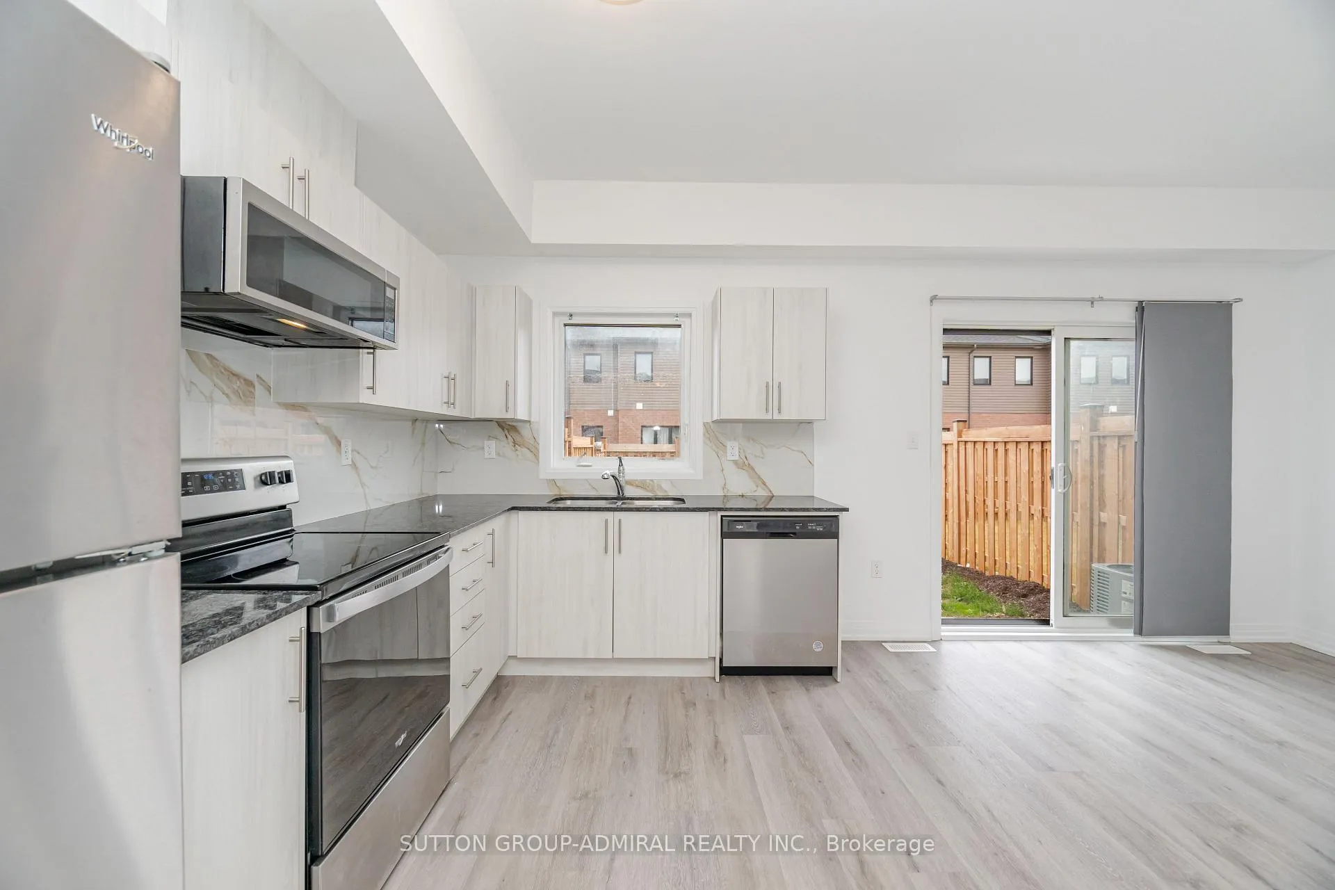 Photo 10 of 18 Haven Lane, Barrie, Painswick South — HOMEH