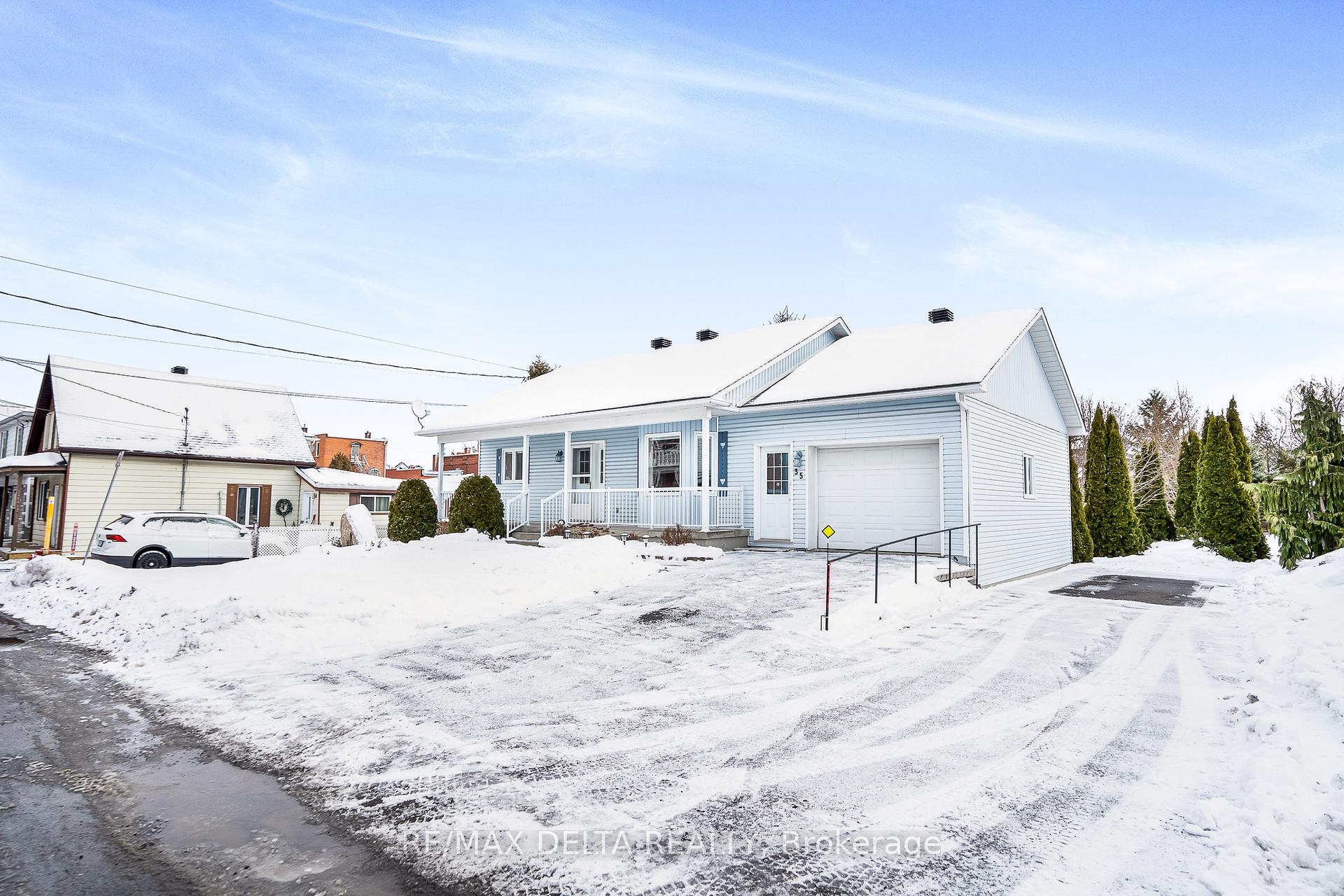 Photo 2 of 35 Union Street, Champlain, Vankleek Hill — HOMEH