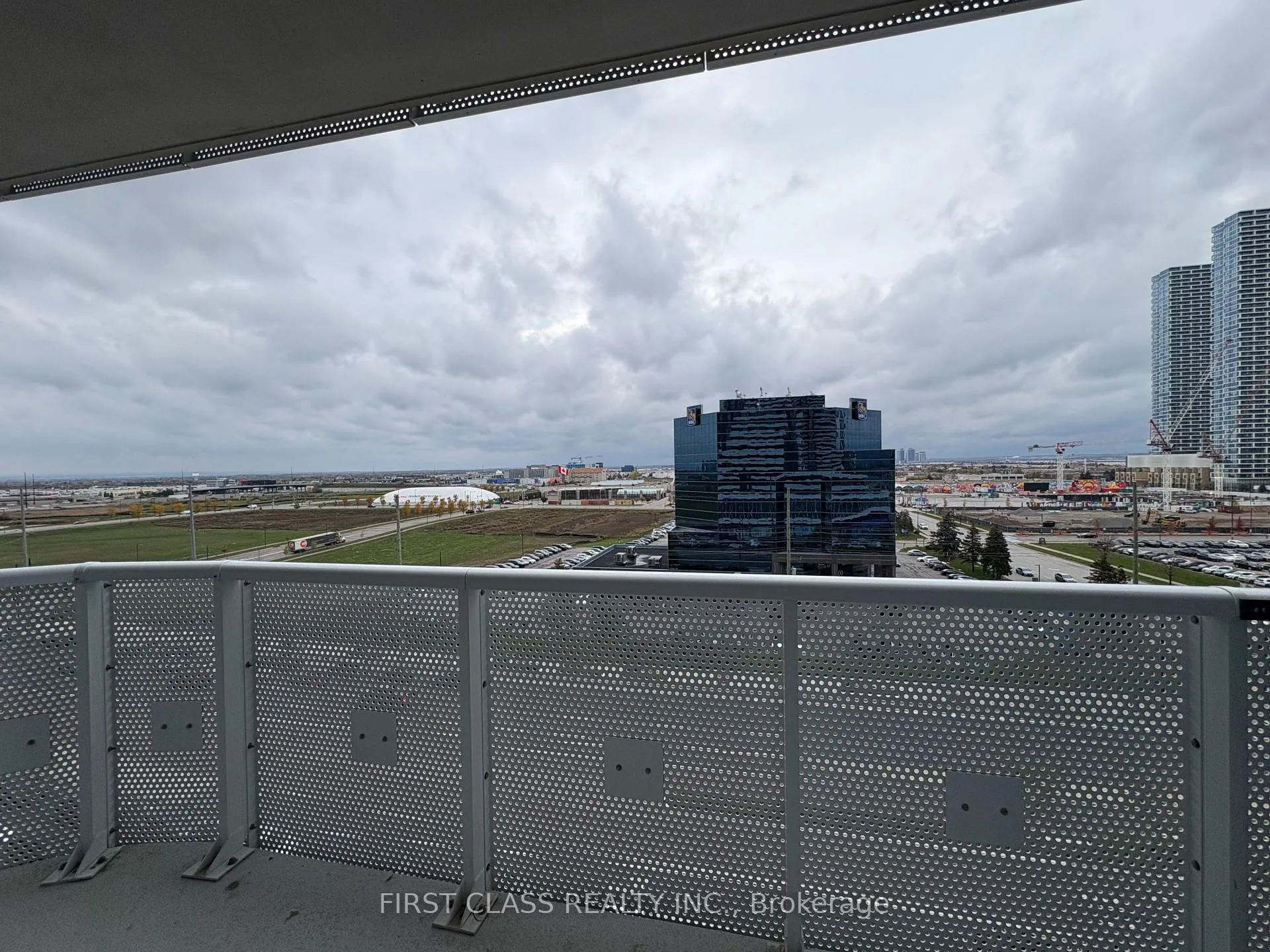 Photo 5 of Unit 803, 8 Interchange Way, Vaughan, Vaughan Corporate Centre — HOMEH