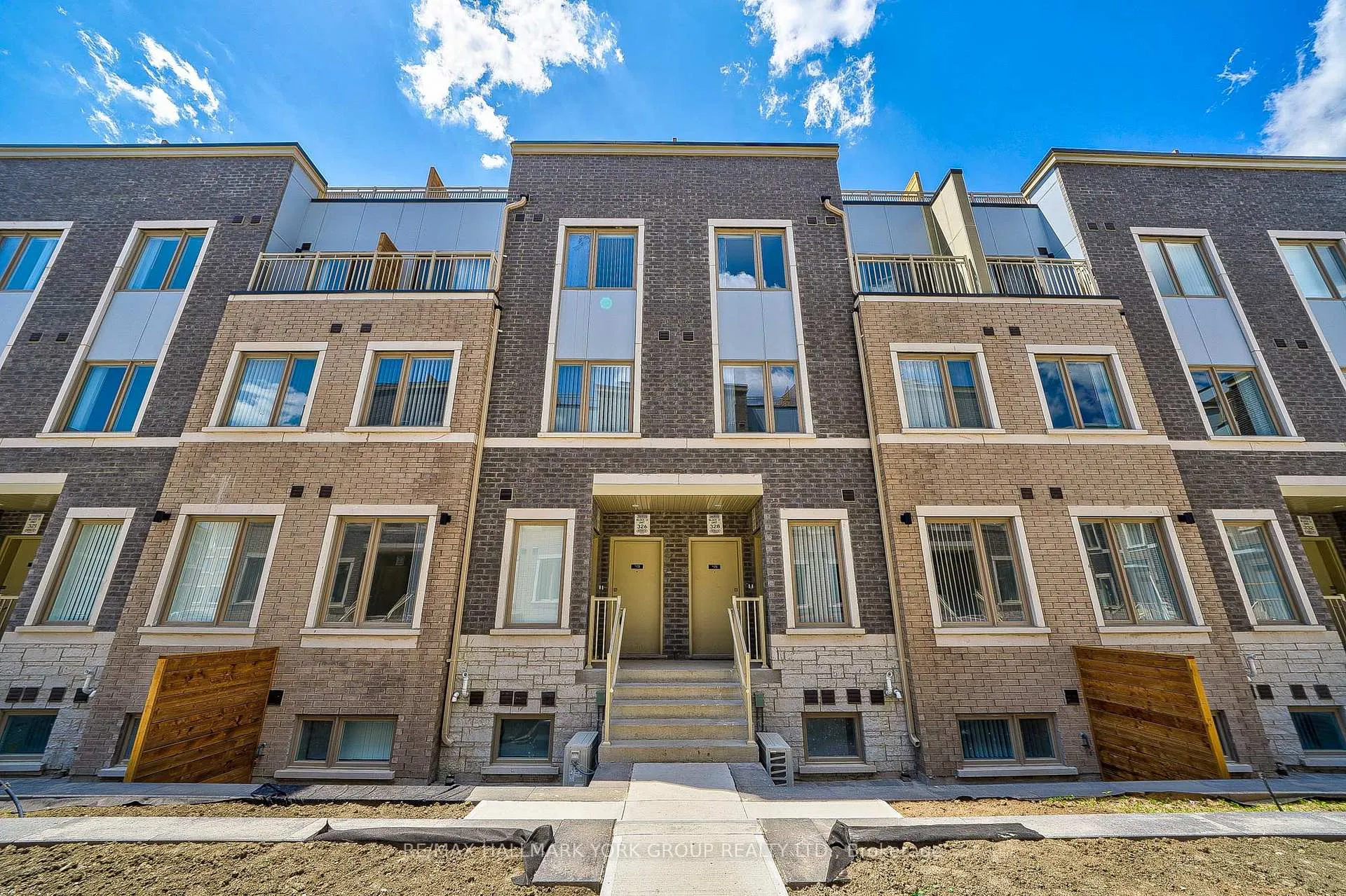 Photo 1 of Unit 180, 151 Honeycrisp Crescent, Vaughan, Vaughan Corporate Centre — HOMEH