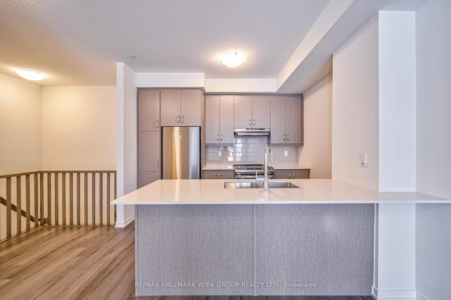 Photo 11 of Unit 180, 151 Honeycrisp Crescent, Vaughan, Vaughan Corporate Centre — HOMEH