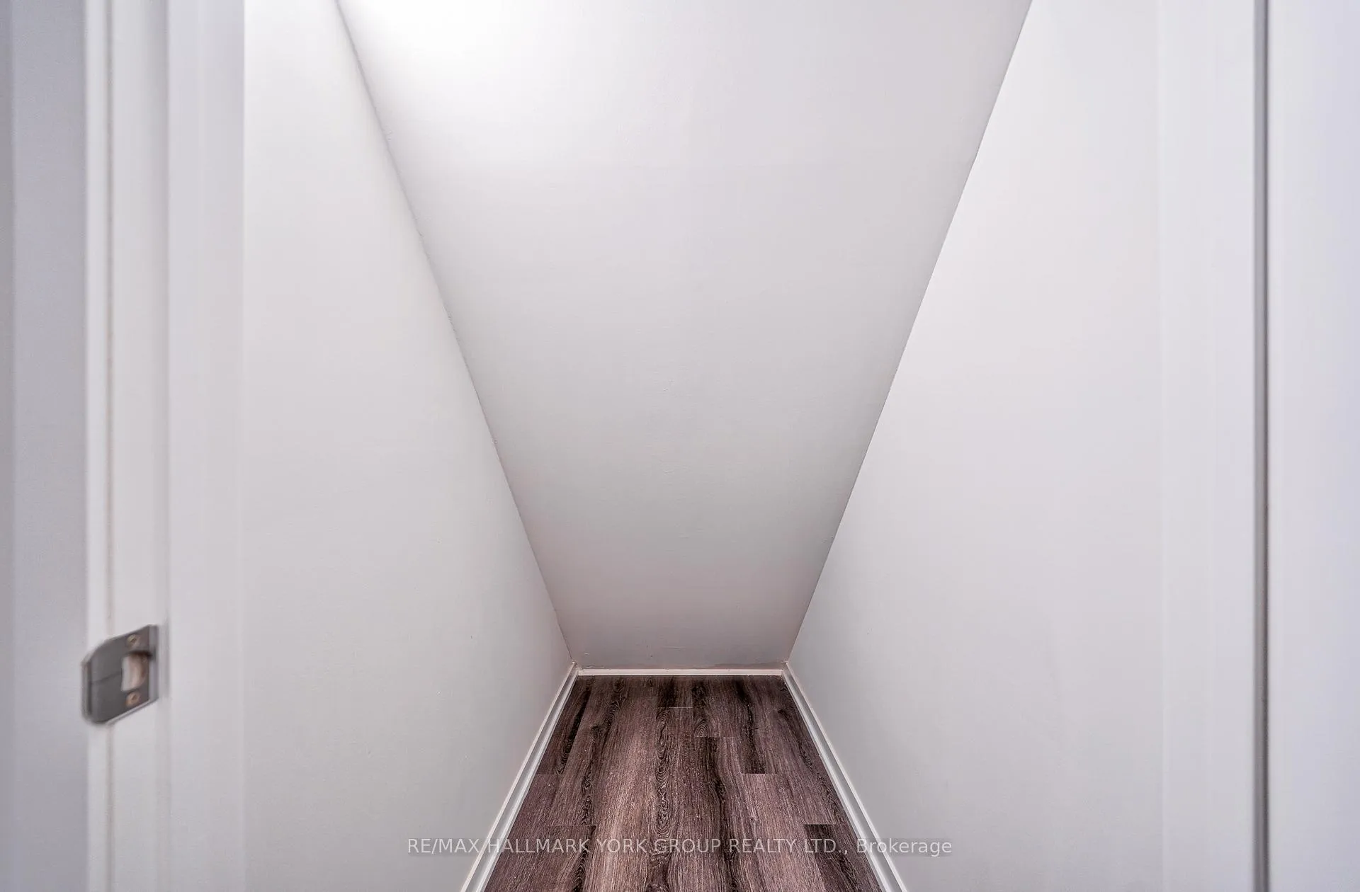 Photo 14 of Unit 180, 151 Honeycrisp Crescent, Vaughan, Vaughan Corporate Centre — HOMEH